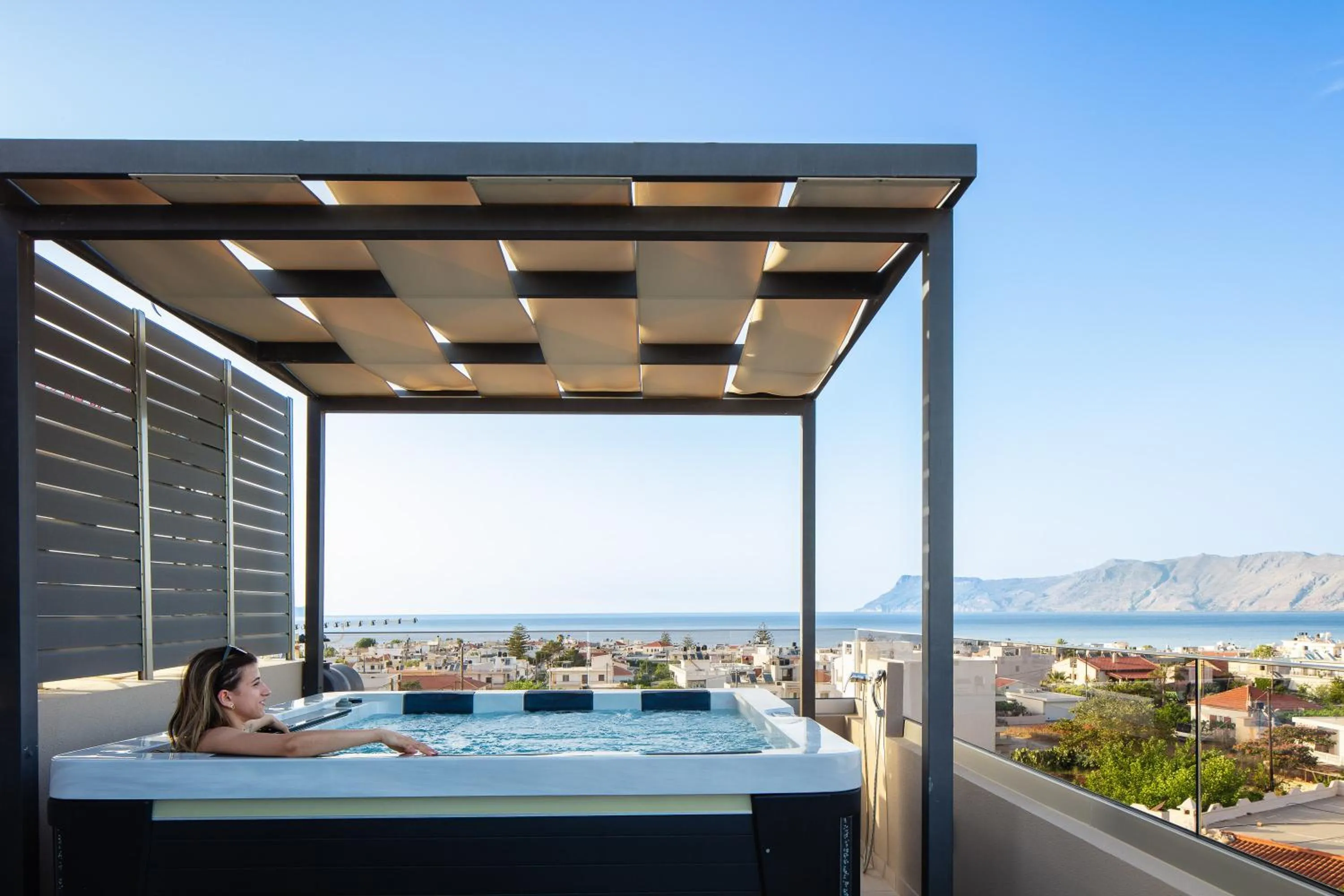 Hot Tub in Sapphire Blue Suites
