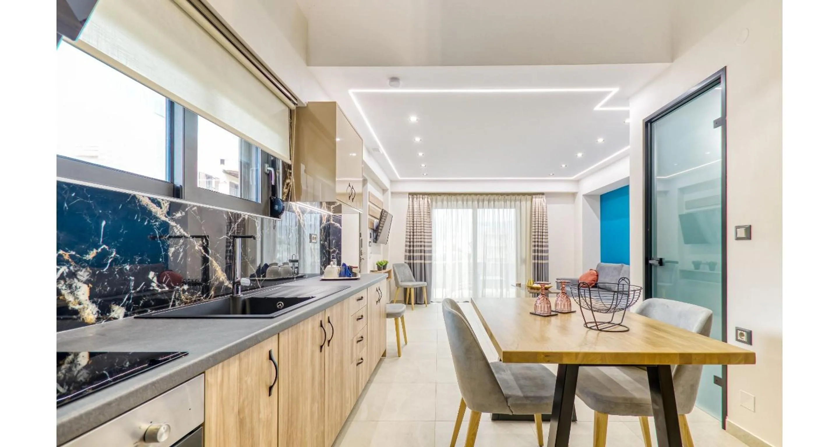 Kitchen or kitchenette in Sapphire Blue Suites