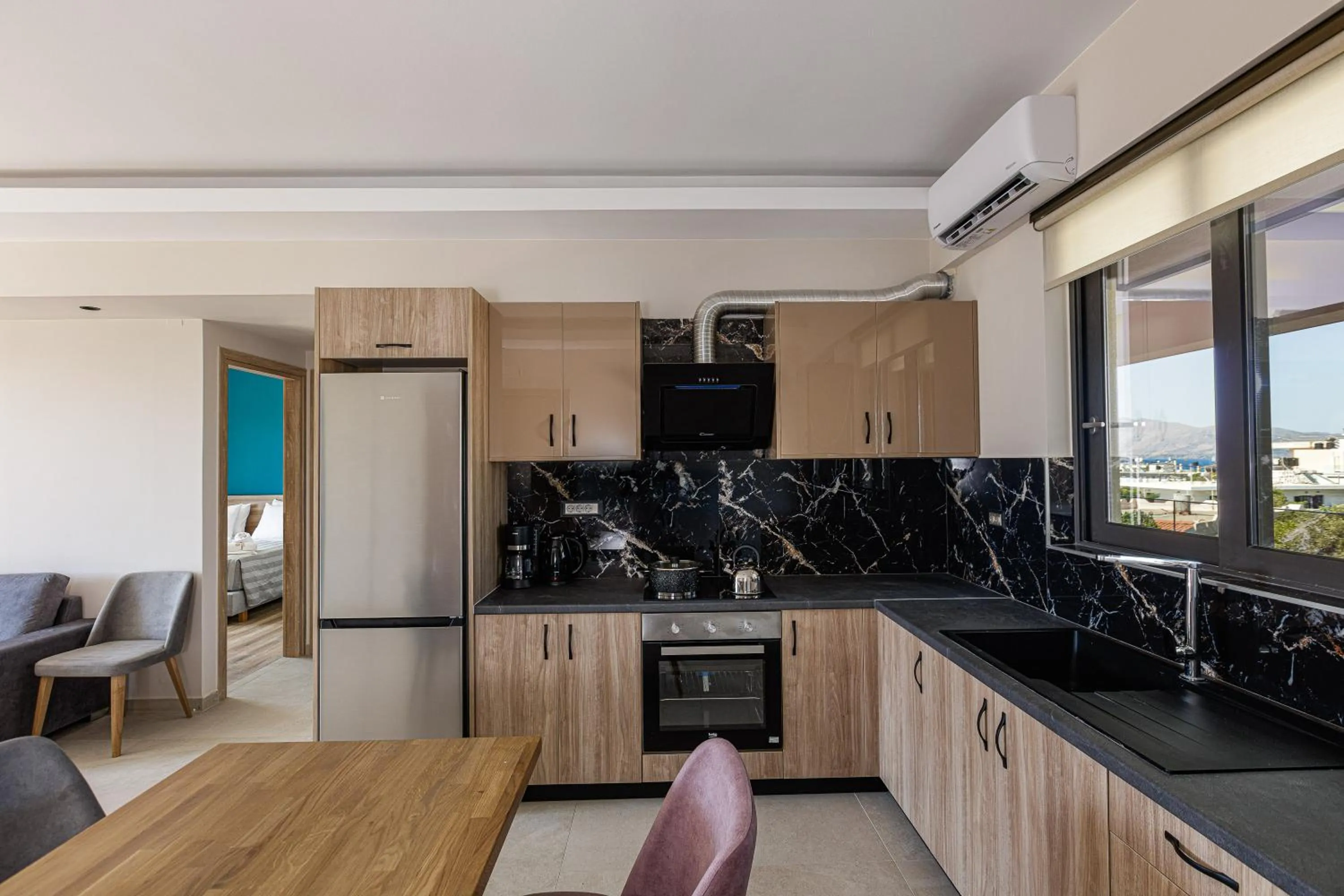 Coffee/tea facilities in Sapphire Blue Suites