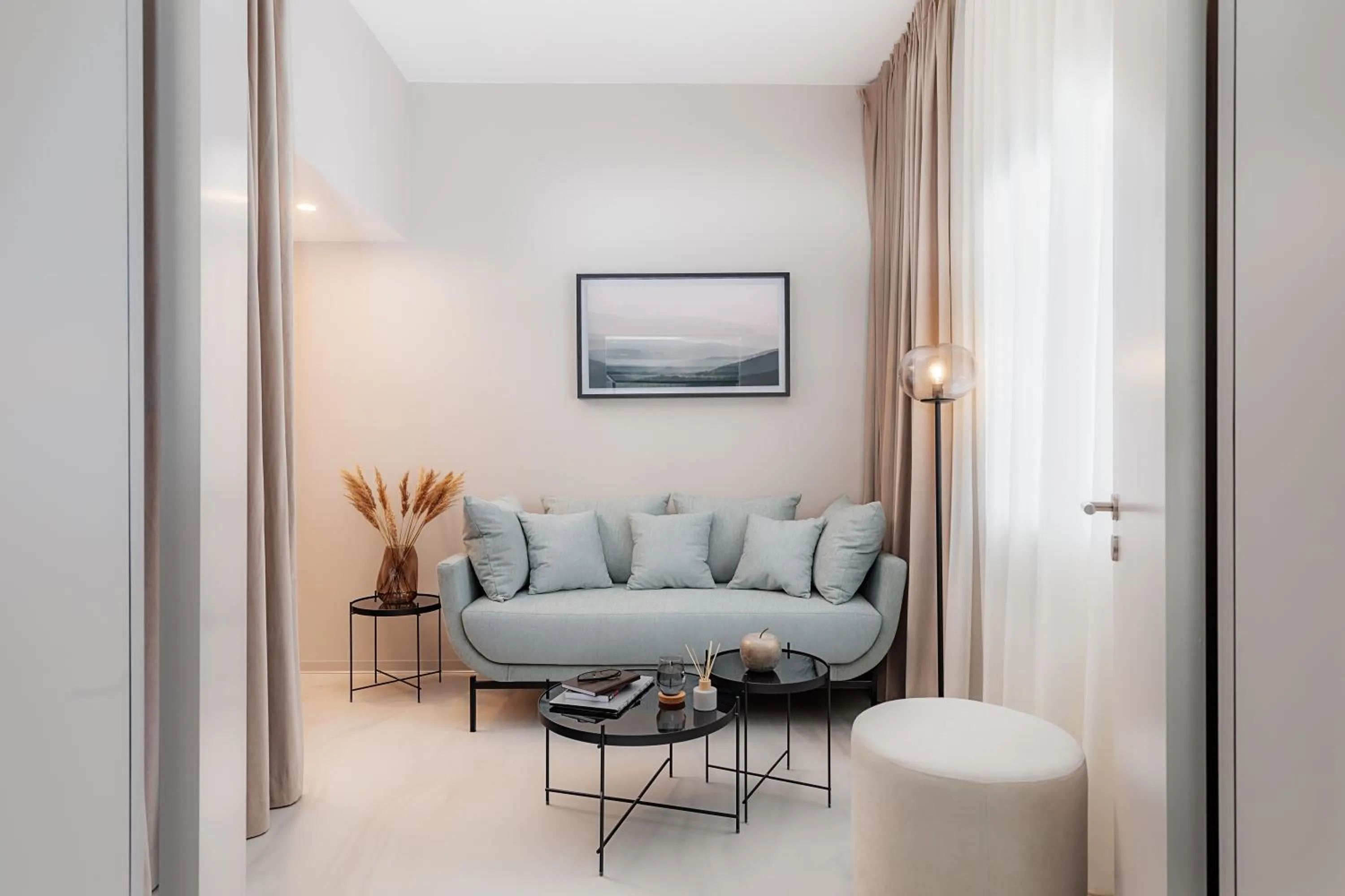 Living room in VISIONAPARTMENTS Basel - contactless check-in