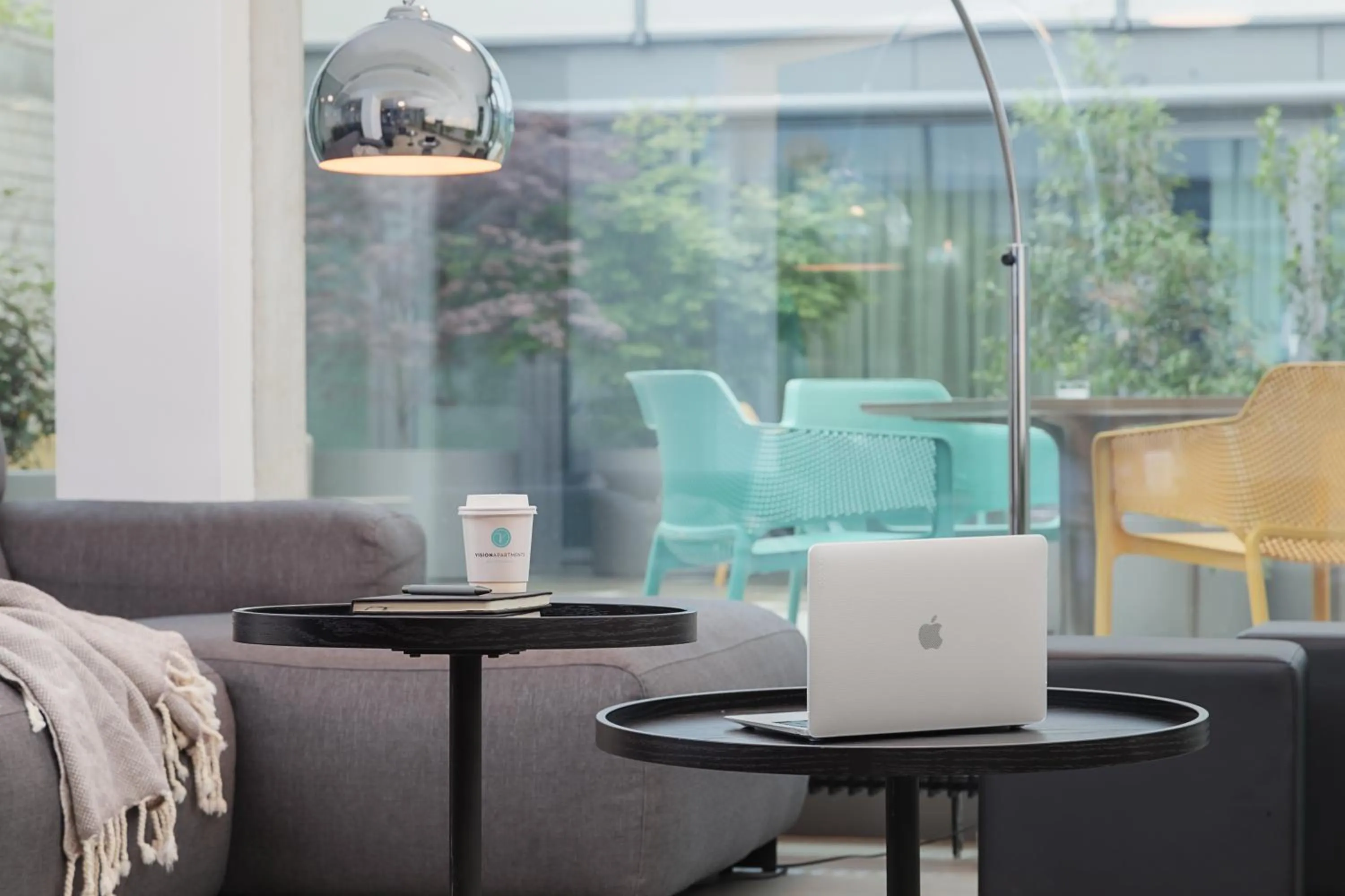 Meeting/conference room in VISIONAPARTMENTS Basel - contactless check-in