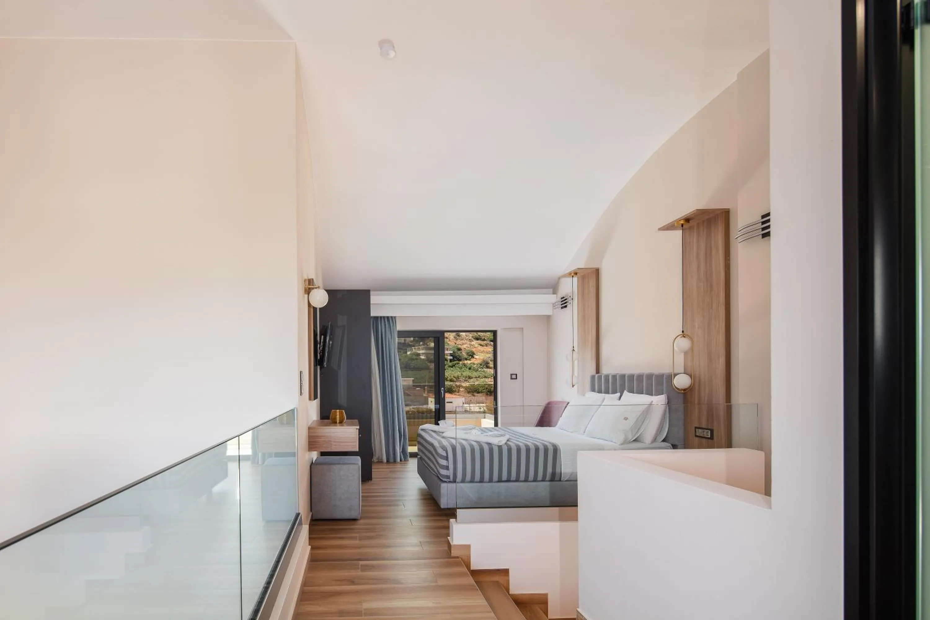 Bedroom, Bed in Sapphire Horizon Suites