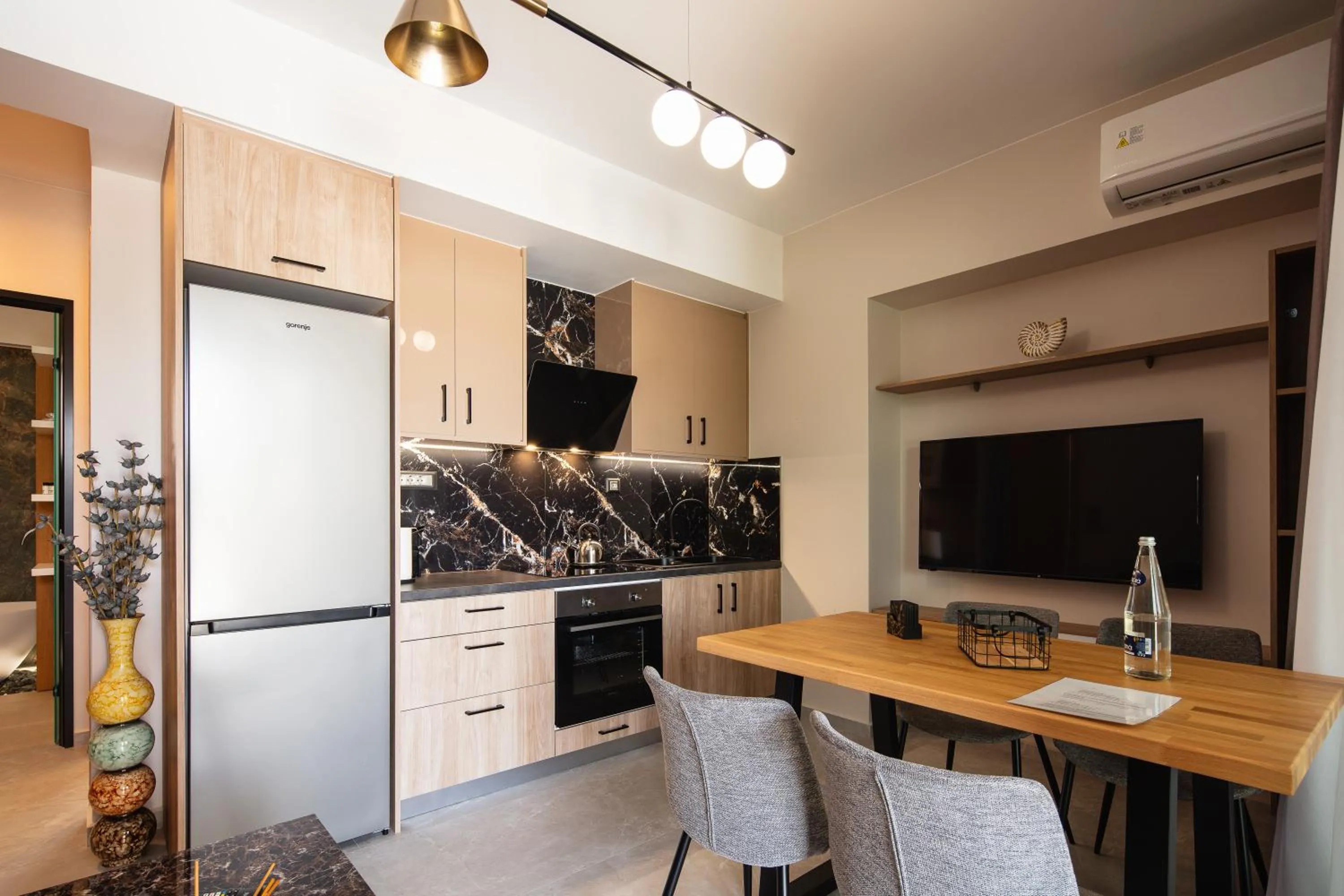 Kitchen or kitchenette in Sapphire Horizon Suites