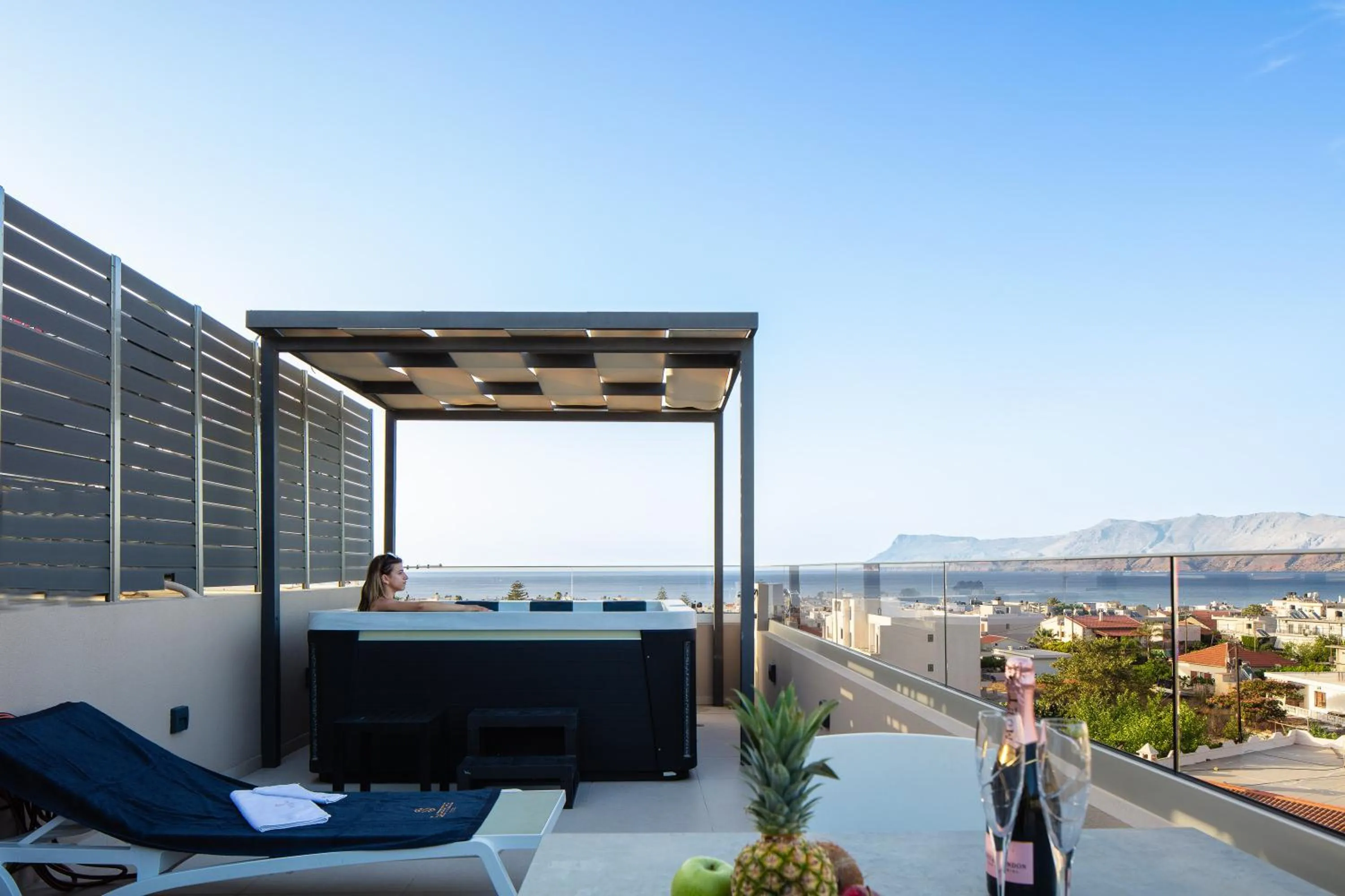 Hot Tub in Sapphire Horizon Suites