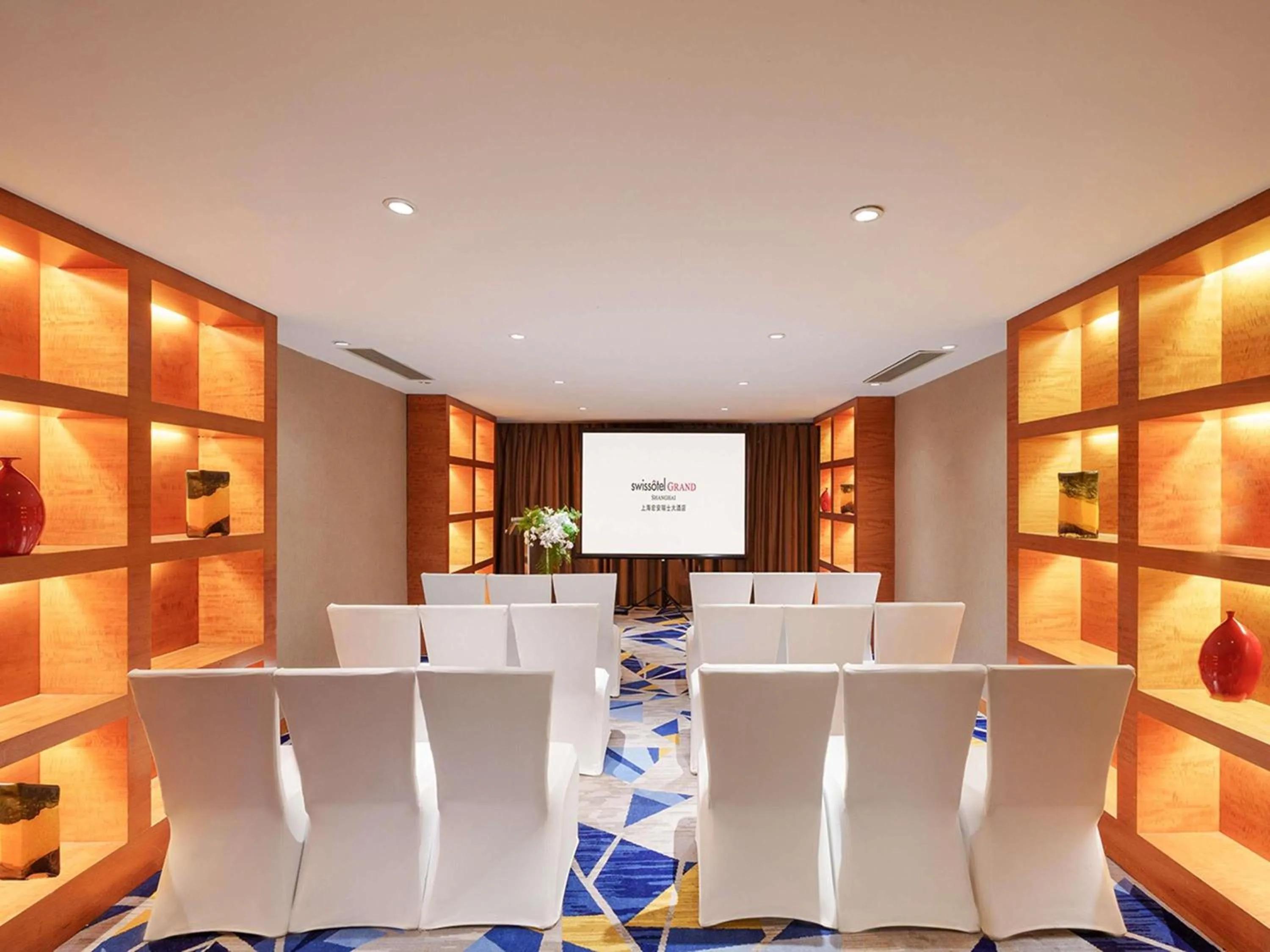 Meeting/conference room in Swissôtel Grand Shanghai - Stroll down West Nanjing Road and soak in downtown Shanghai vibrancy