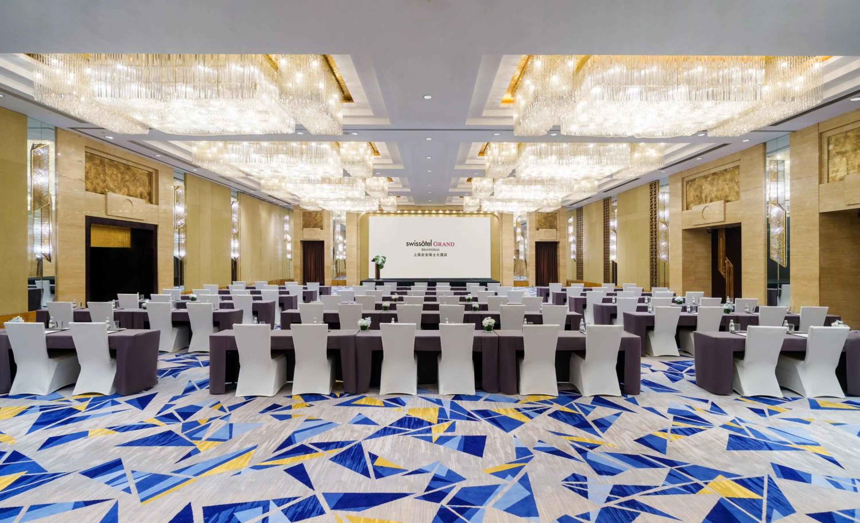 Meeting/conference room in Swissôtel Grand Shanghai - Stroll down West Nanjing Road and soak in downtown Shanghai vibrancy