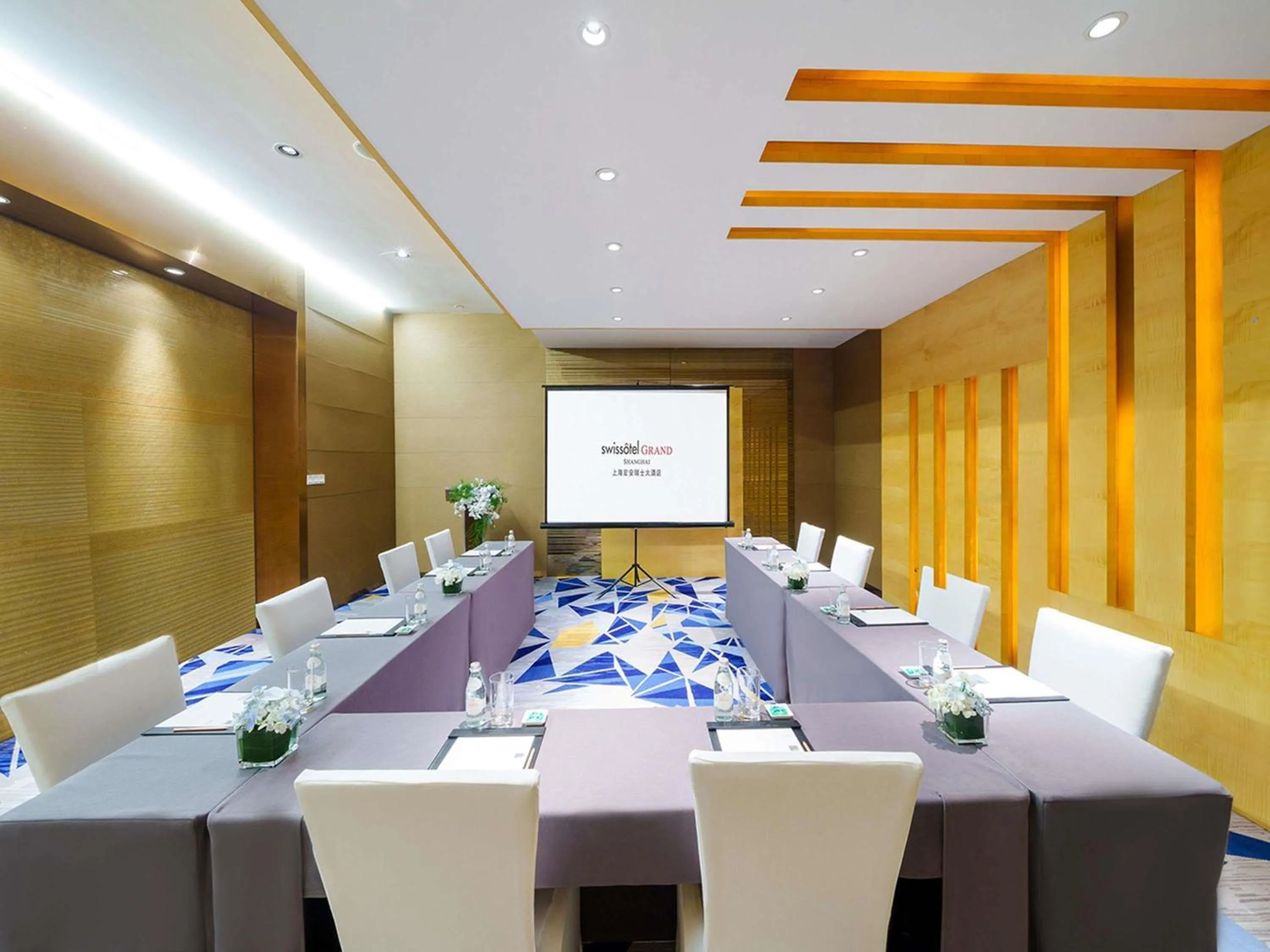 Meeting/conference room in Swissôtel Grand Shanghai - Stroll down West Nanjing Road and soak in downtown Shanghai vibrancy