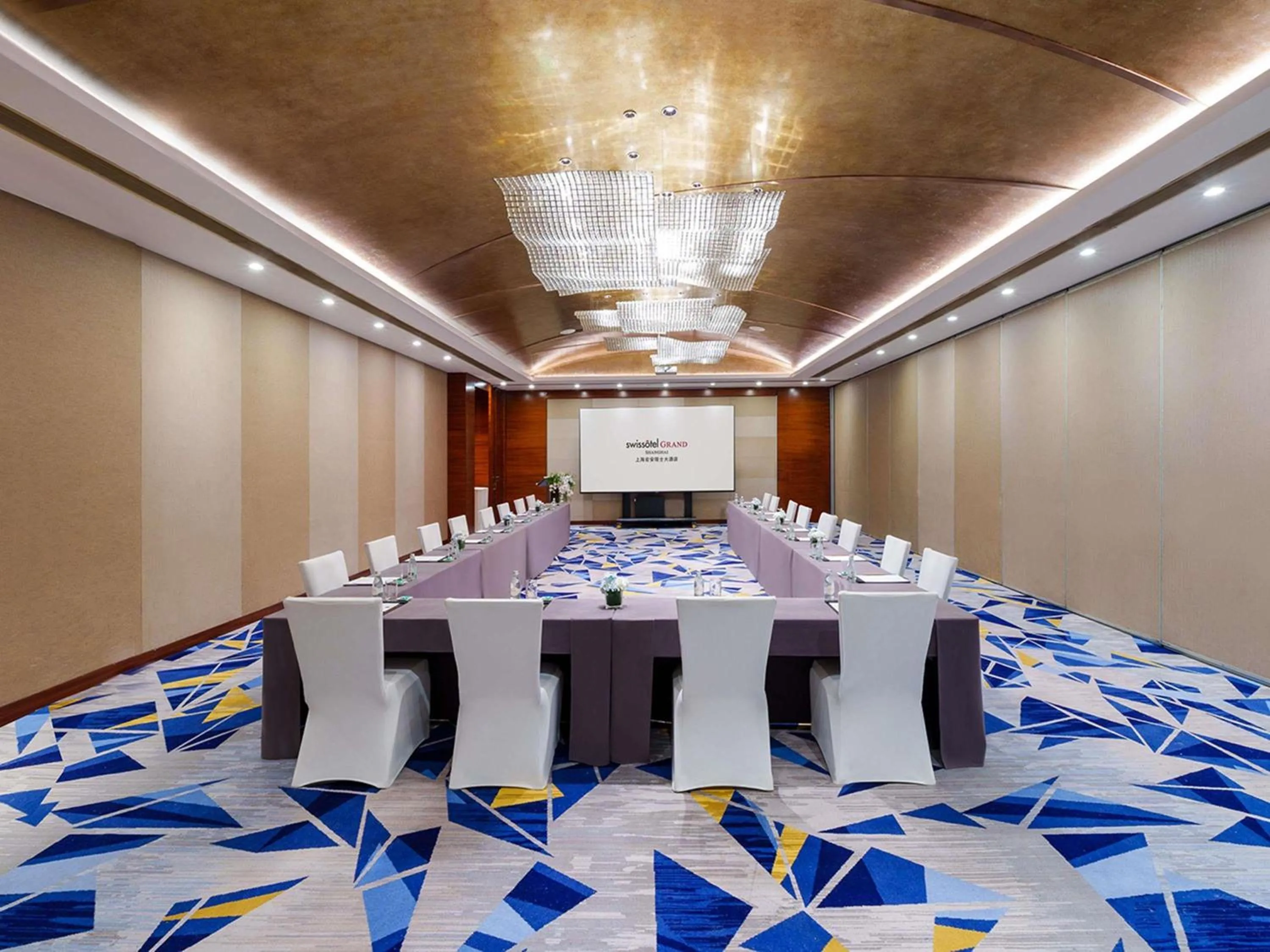 Meeting/conference room in Swissôtel Grand Shanghai - Stroll down West Nanjing Road and soak in downtown Shanghai vibrancy