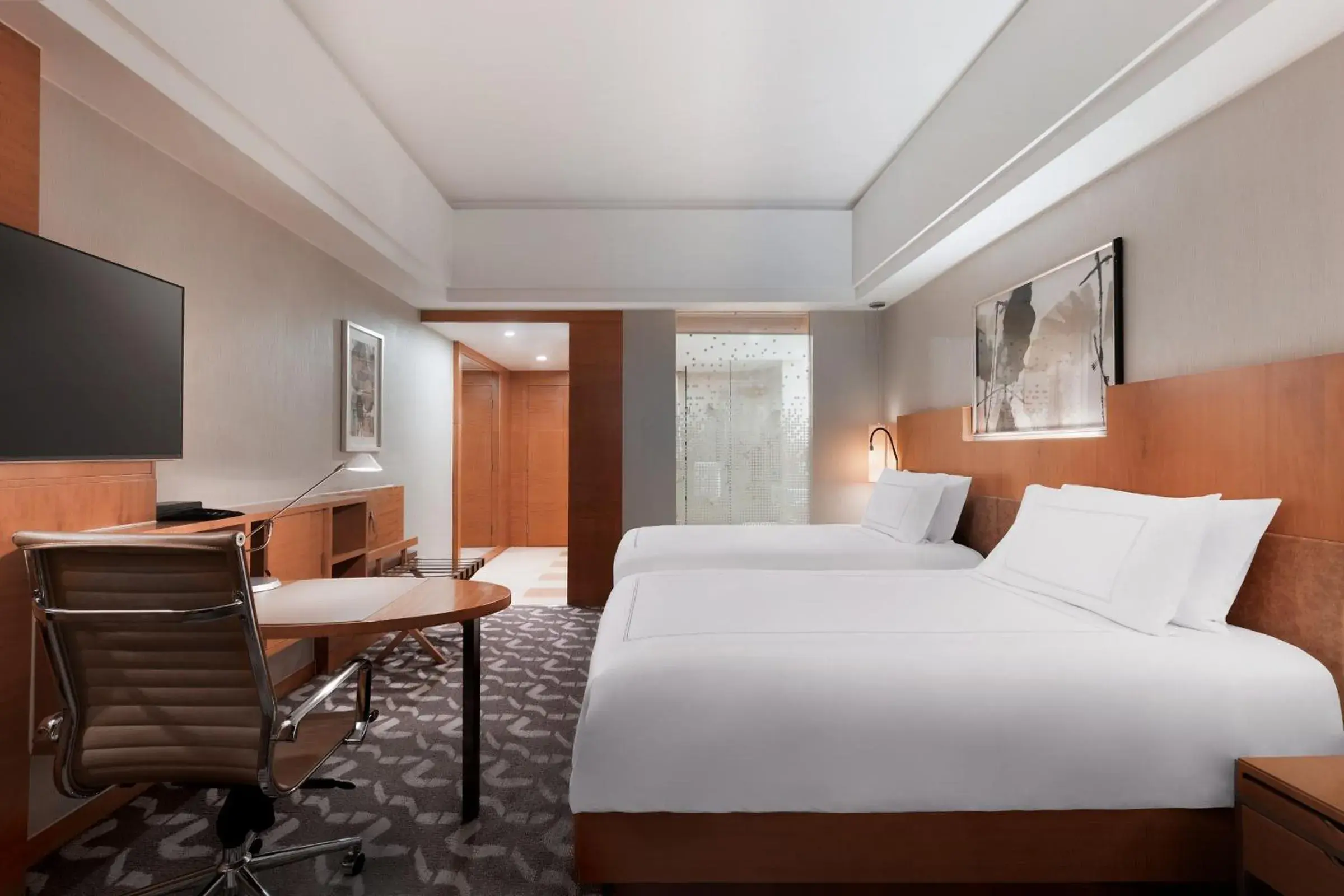 Classic Twin Room in Swissôtel Grand Shanghai - Stroll down West Nanjing Road and soak in downtown Shanghai vibrancy Classic Twin Room in Swissôtel Grand Shanghai - Stroll down West Nanjing Road and soak in downtown Shanghai vibrancy
