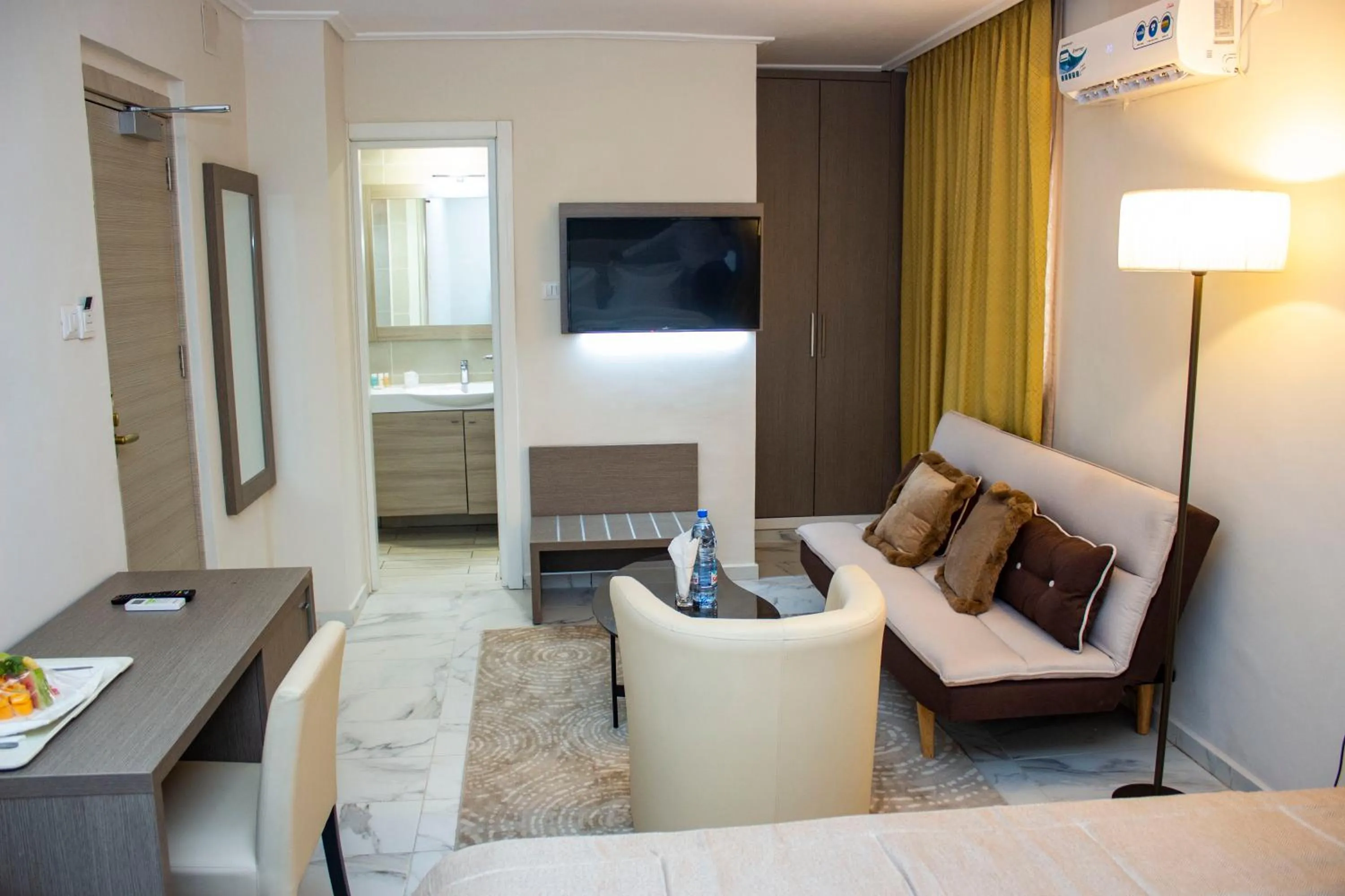 Family, Bed in MERINA HOTEL