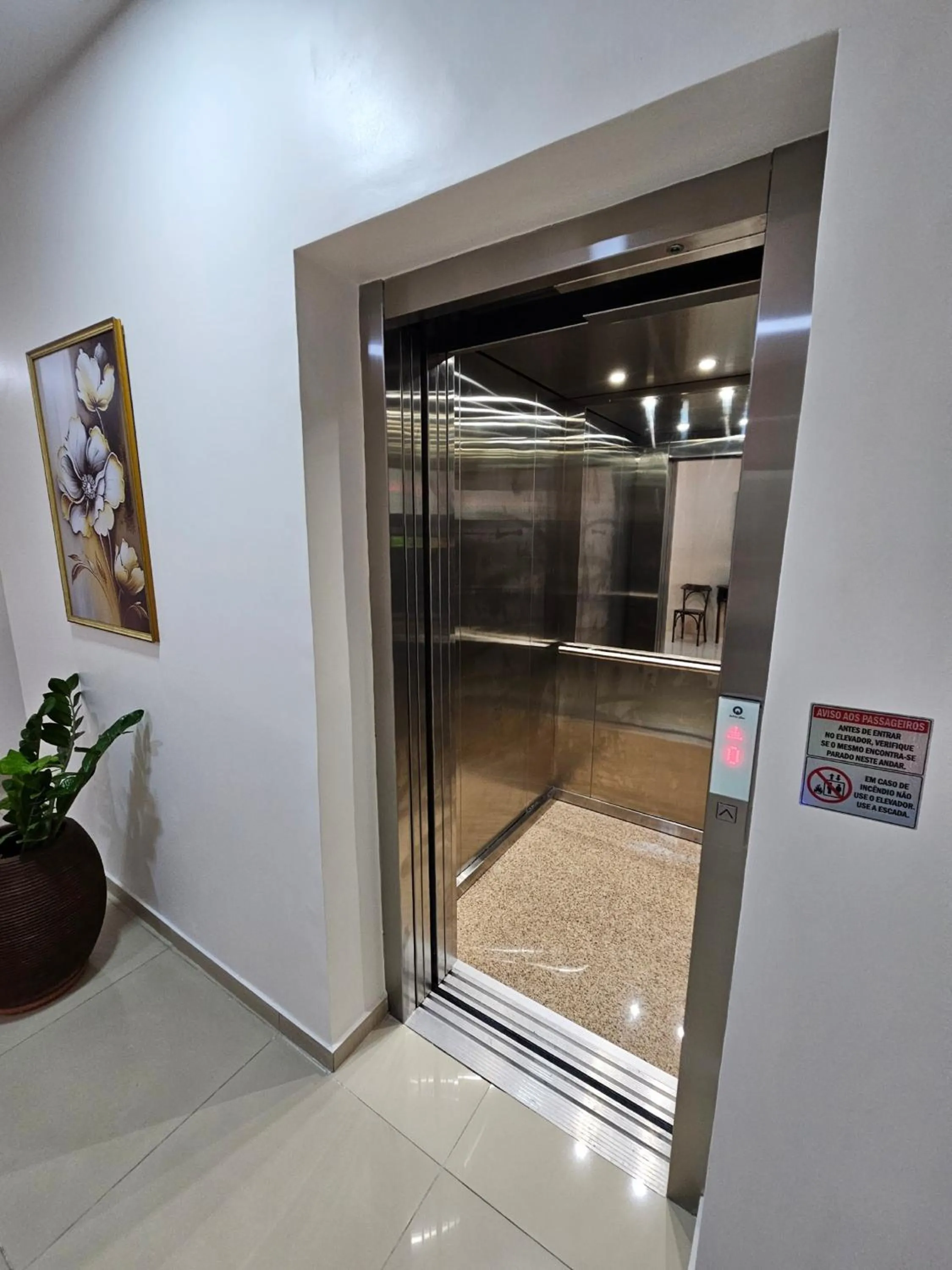 elevator in Hotel Bellavista