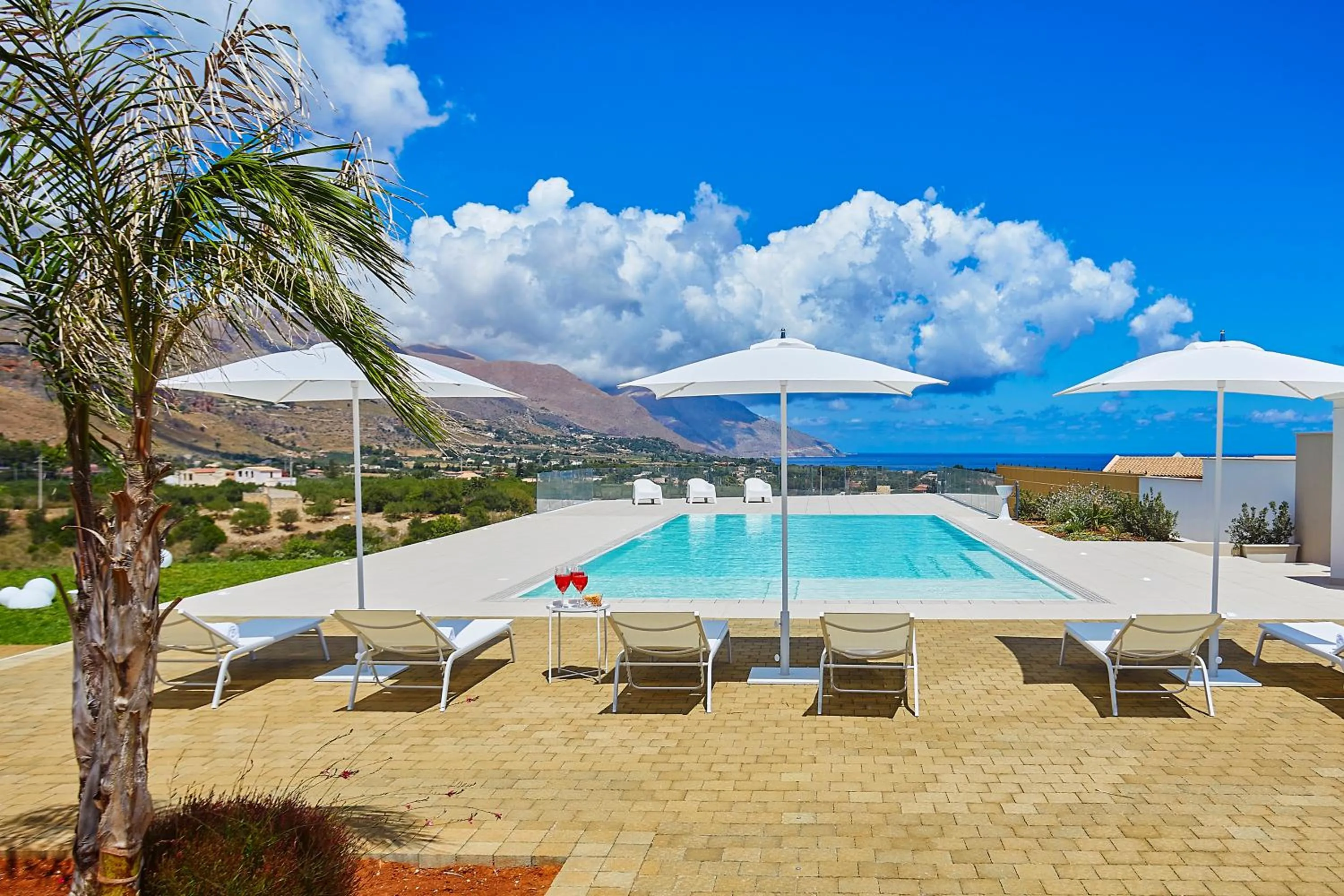 Swimming pool in Villa Etesiae