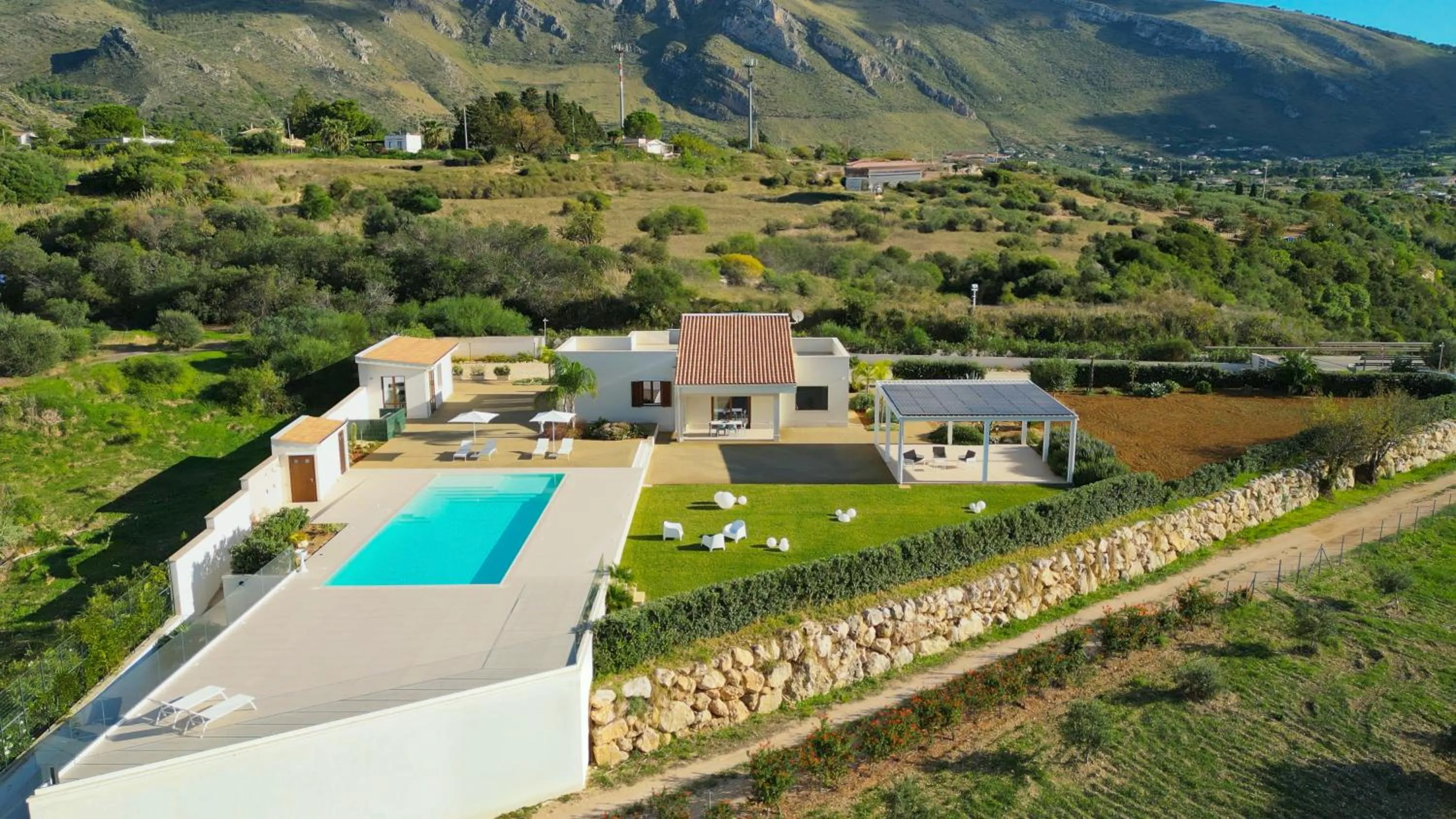 Property building in Villa Etesiae