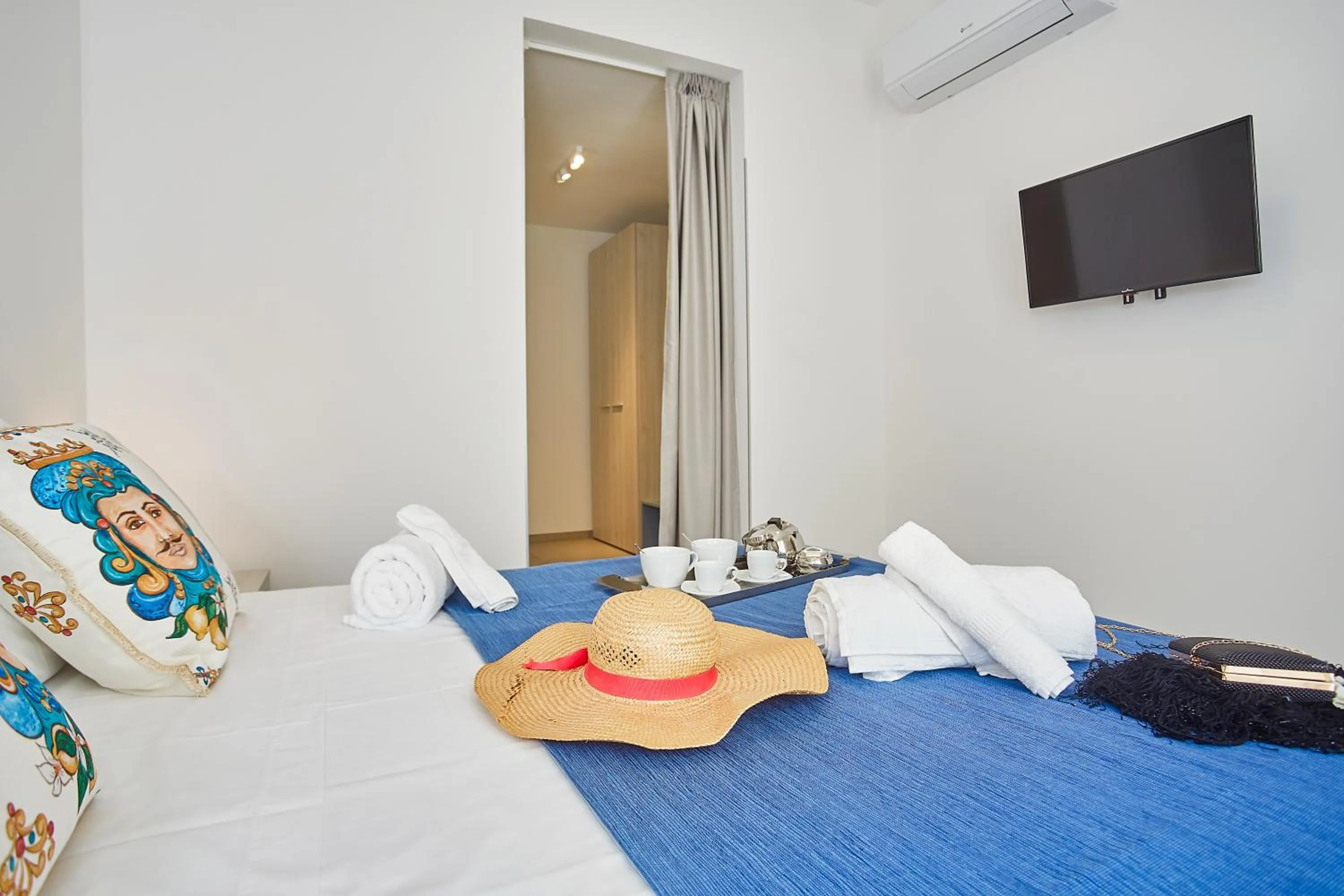 Bed in Villa Etesiae