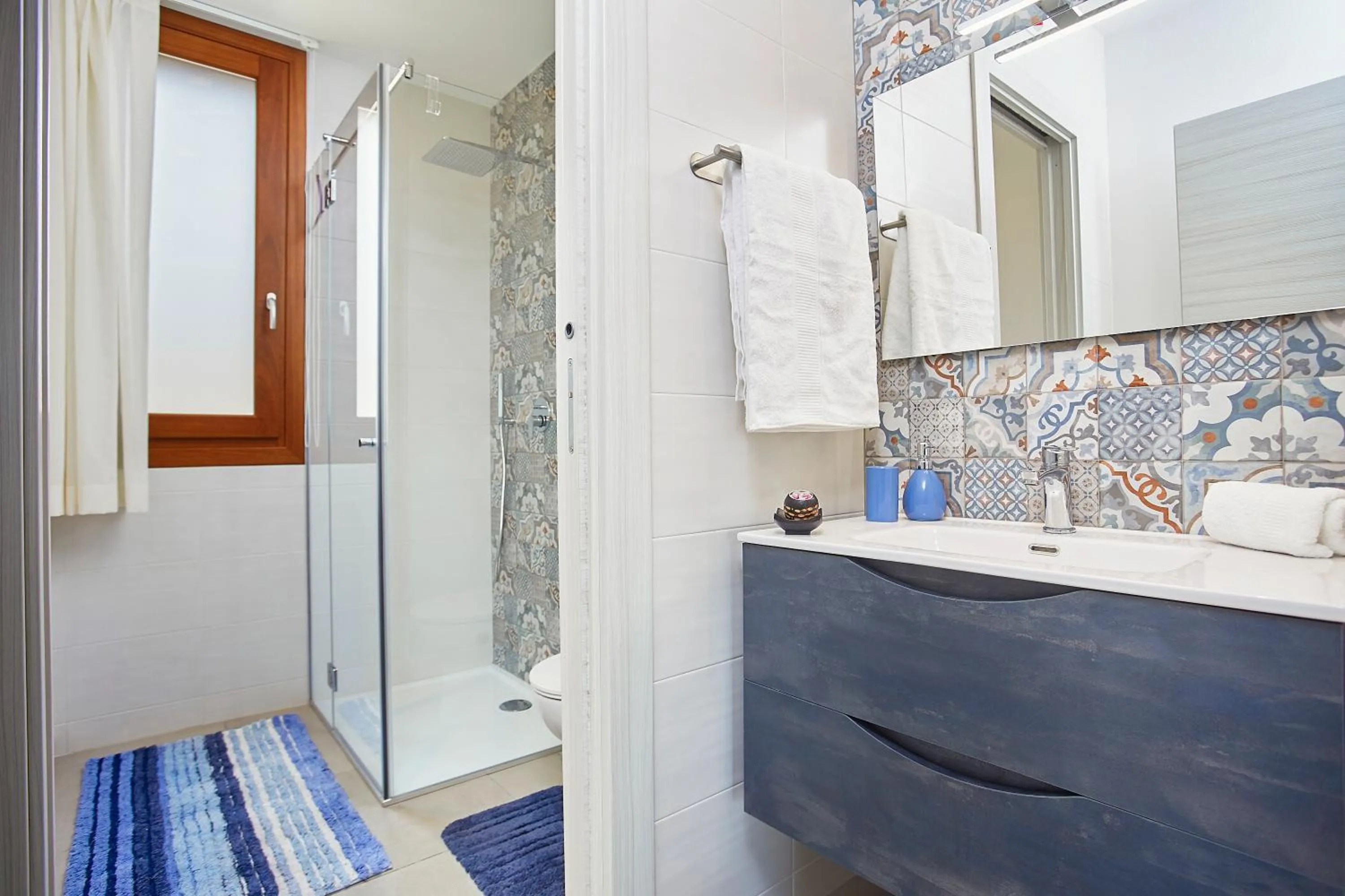 Shower in Villa Etesiae