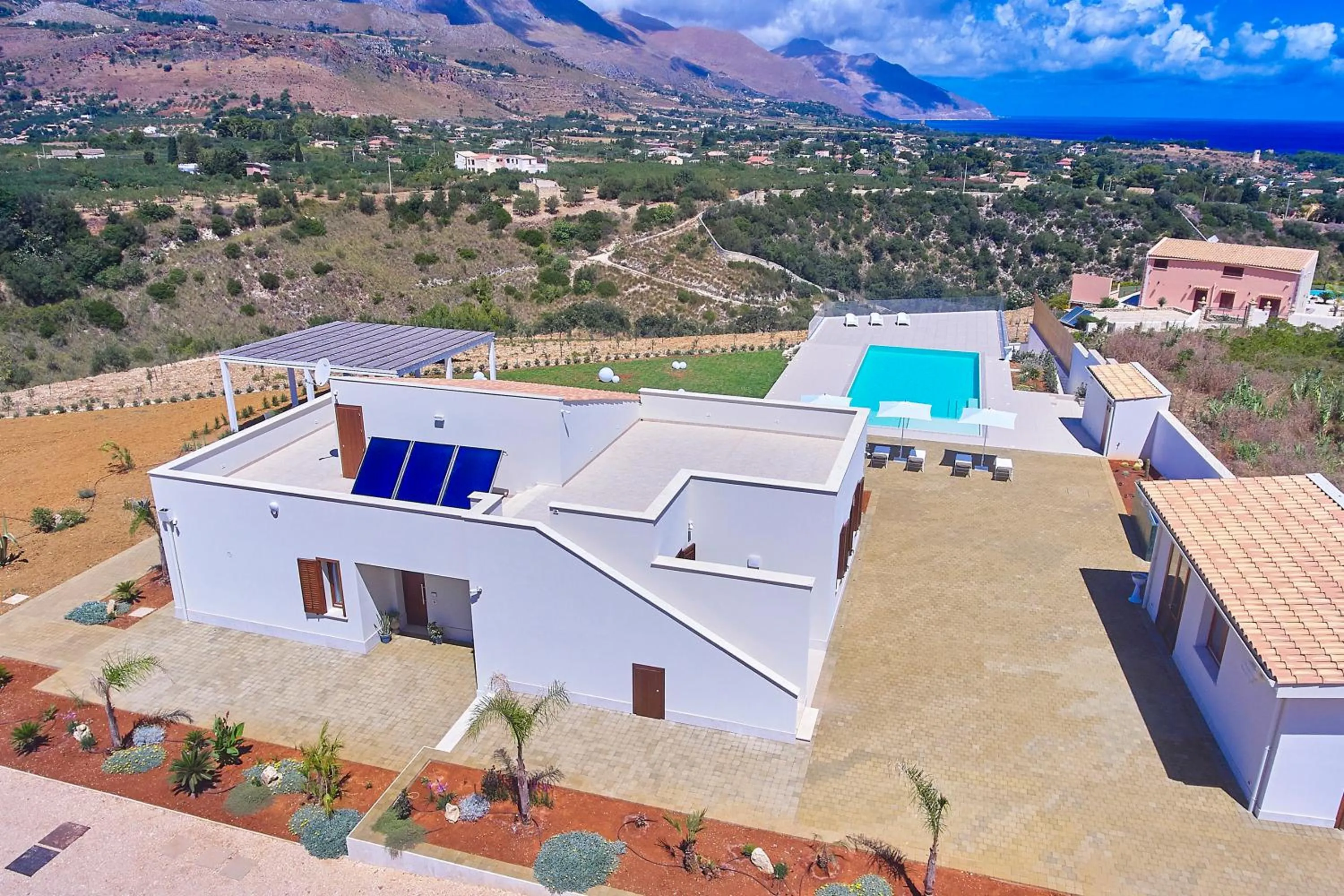 Property building in Villa Etesiae