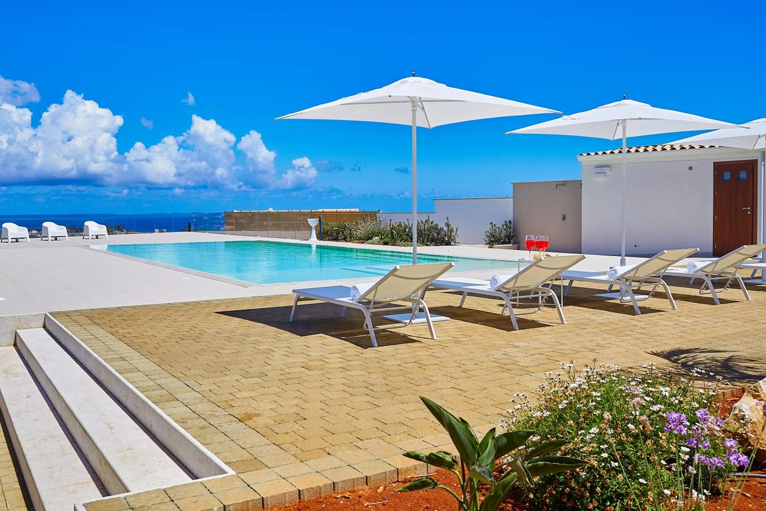 Swimming pool in Villa Etesiae