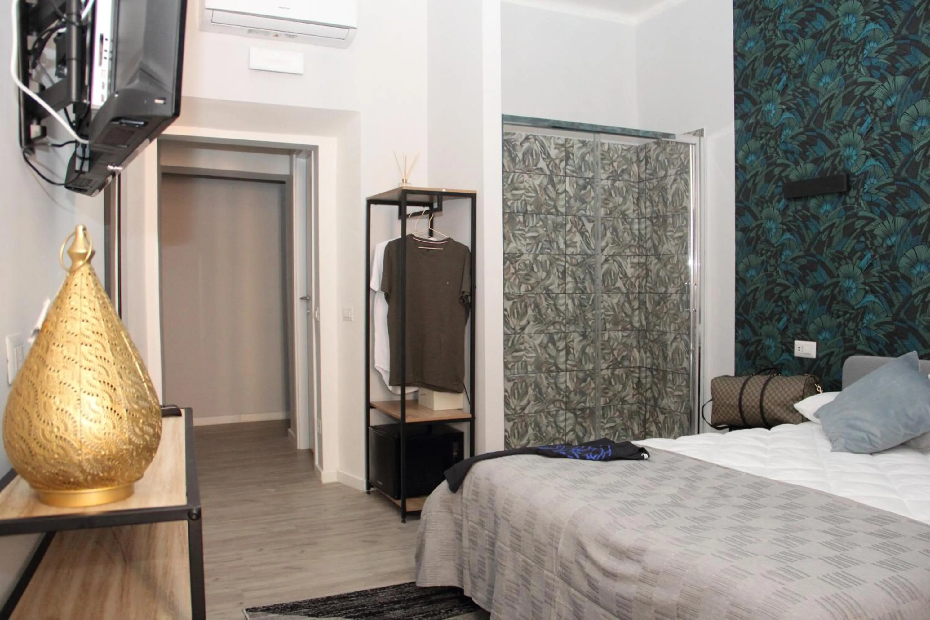 Bed in Vite 99 spanish steps room