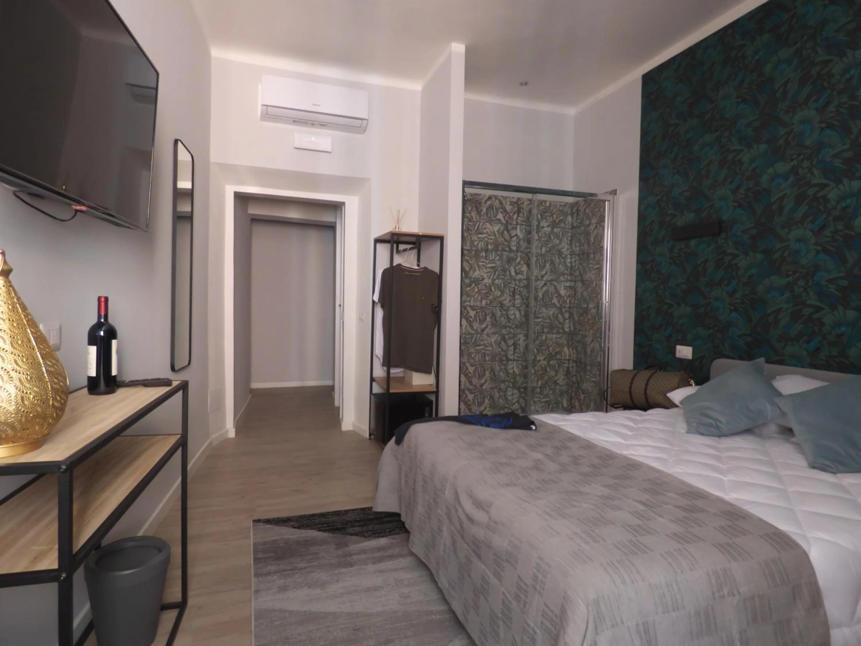 Bed in Vite 99 spanish steps room