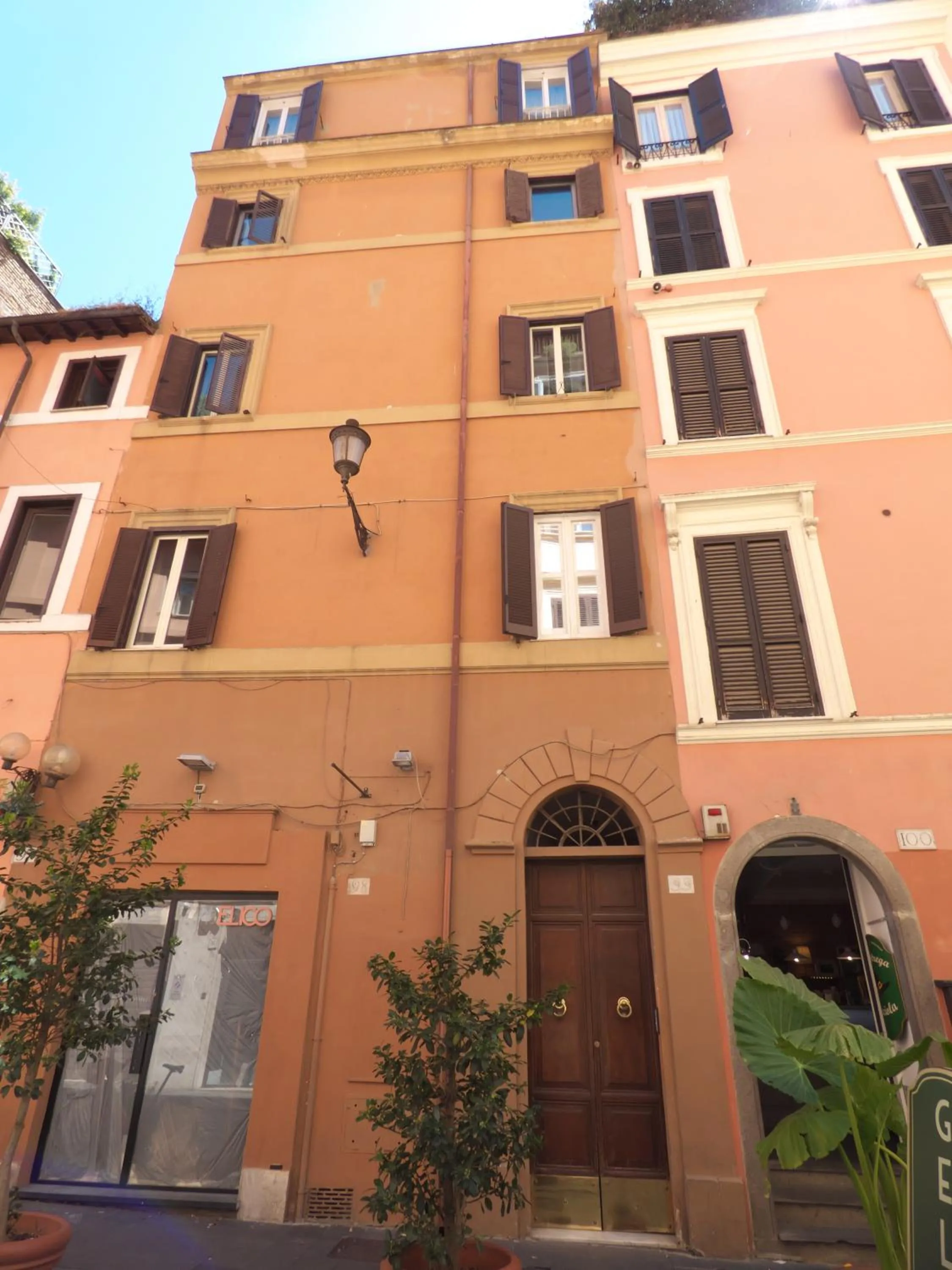 Vite 99 spanish steps room