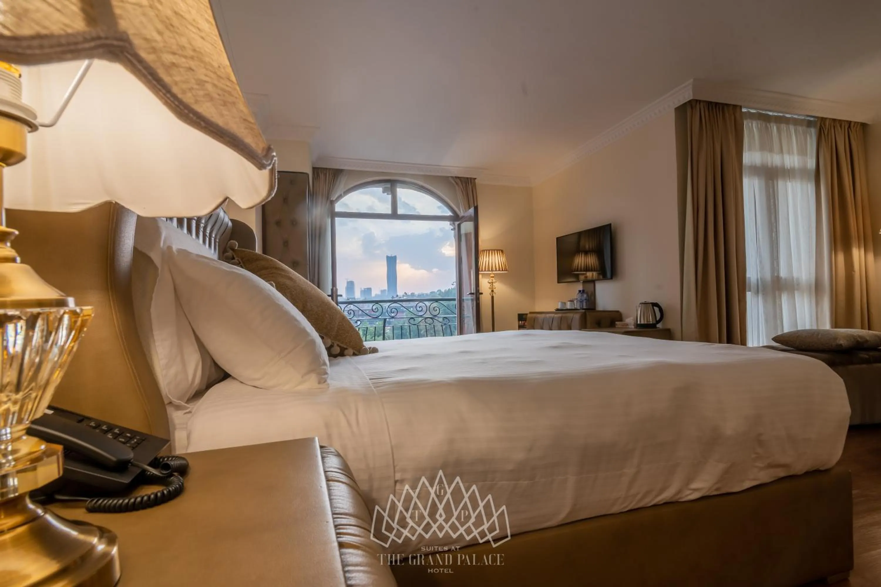 Bedroom, Bed in The Grand Palace Hotel