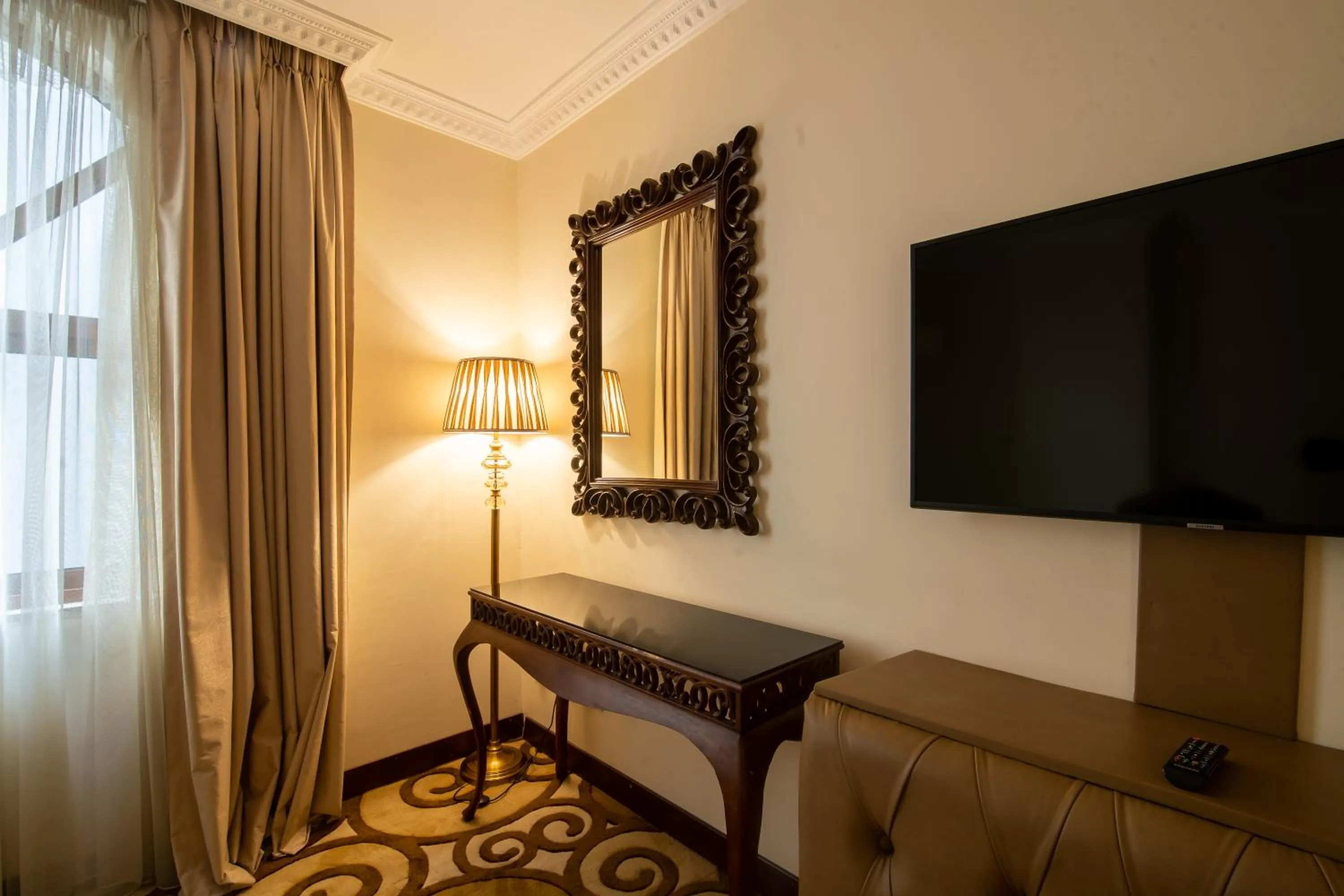 TV and multimedia in The Grand Palace Hotel