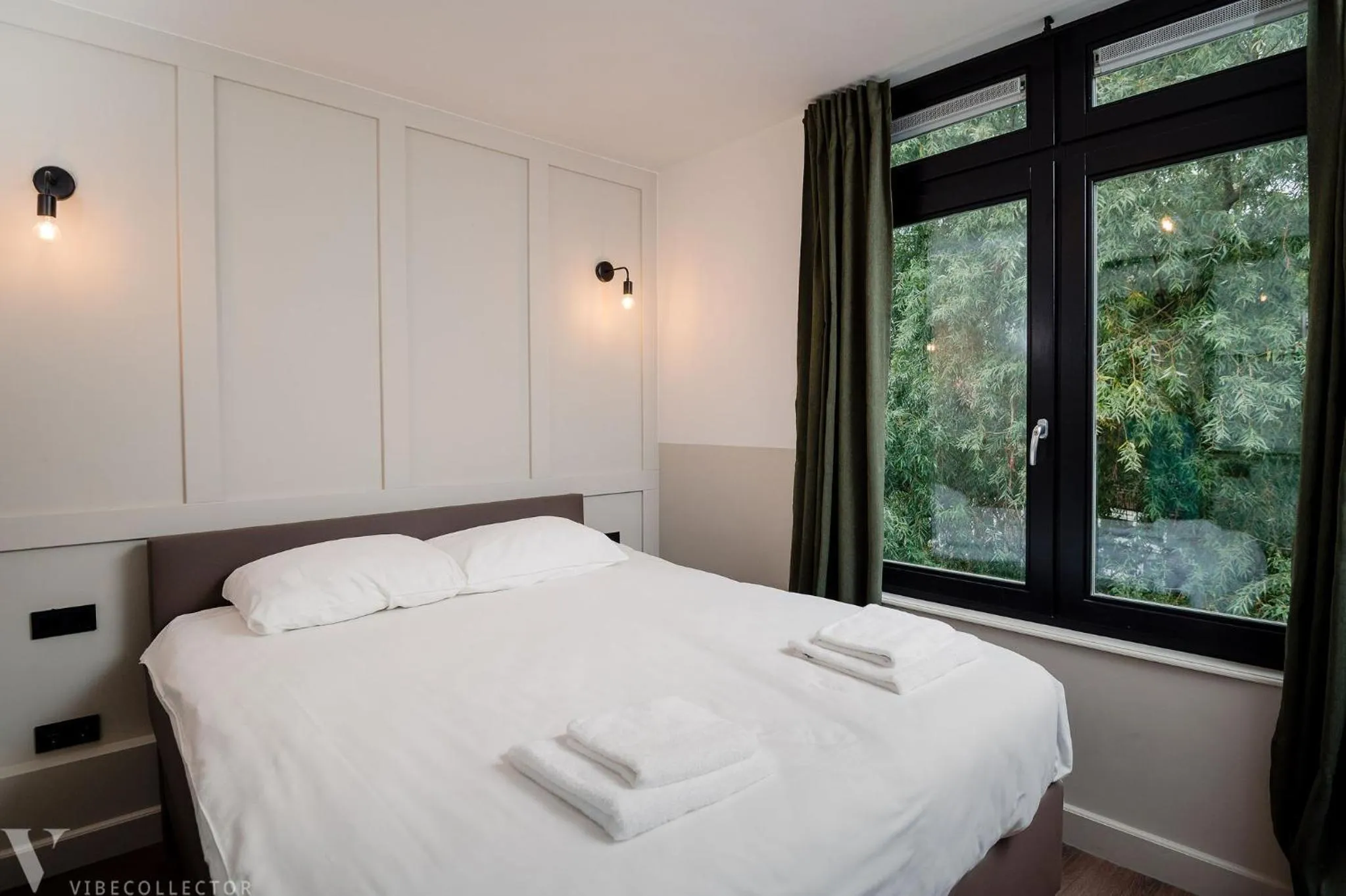 Bed in Mr.Lewis Rotterdam