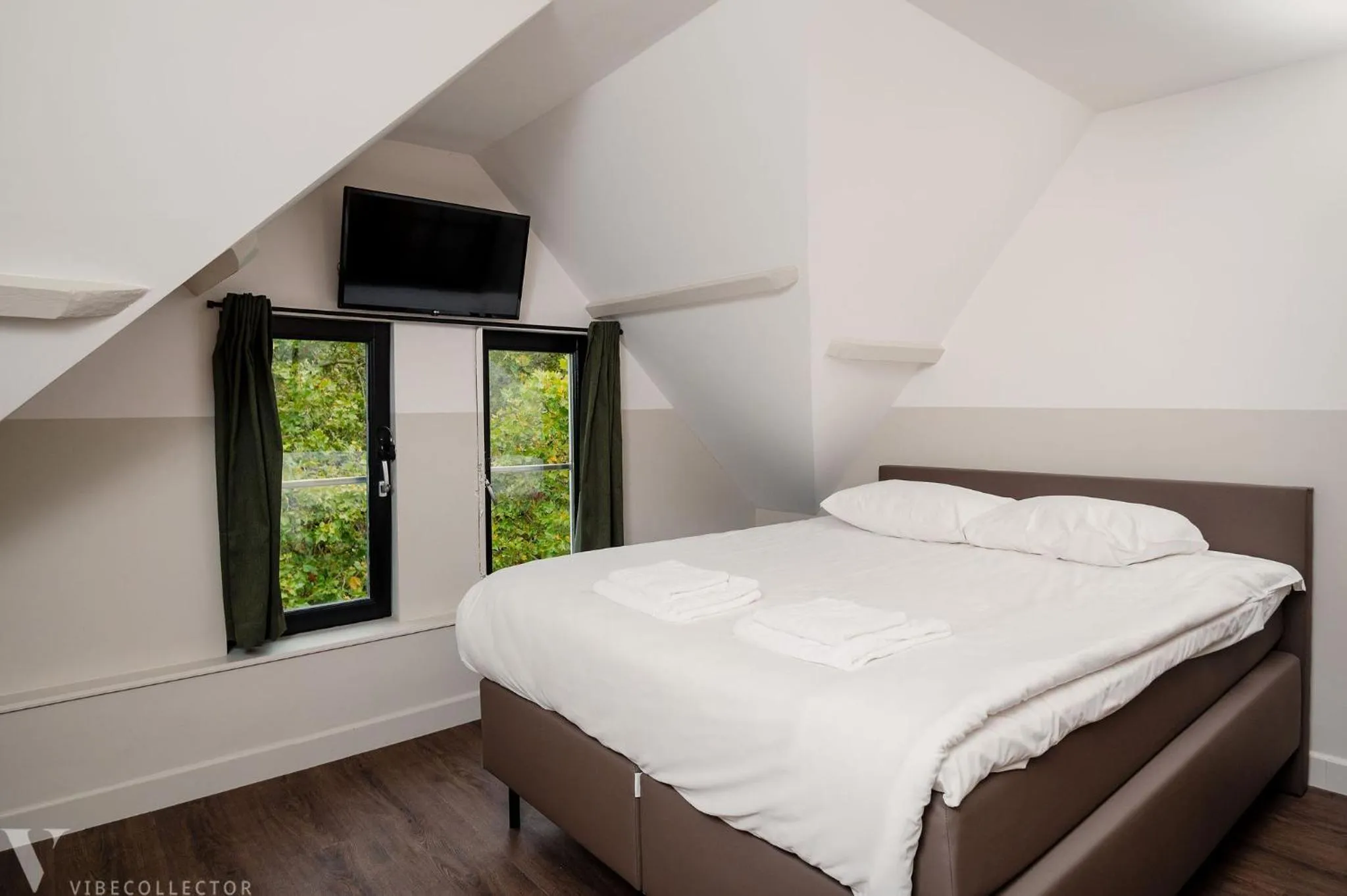 Bedroom, Bed in Mr.Lewis Rotterdam