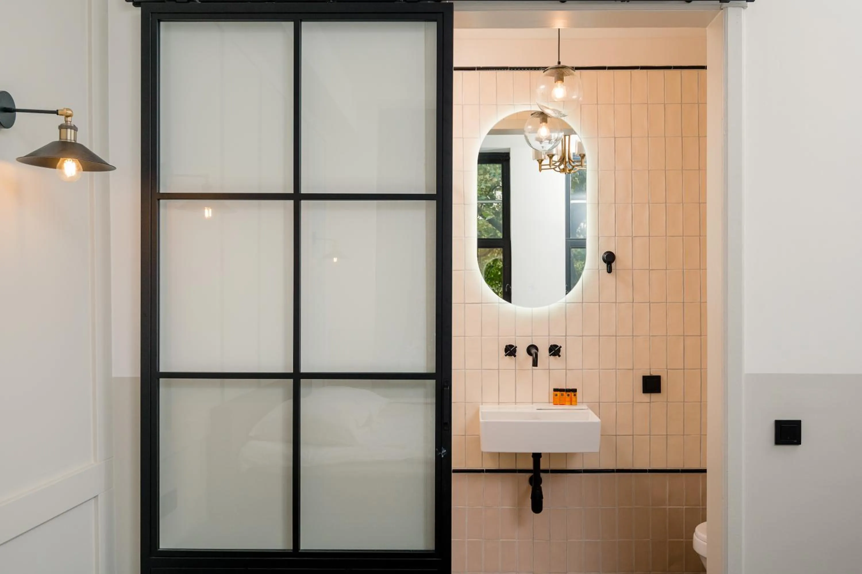 Bathroom in Mr.Lewis Rotterdam