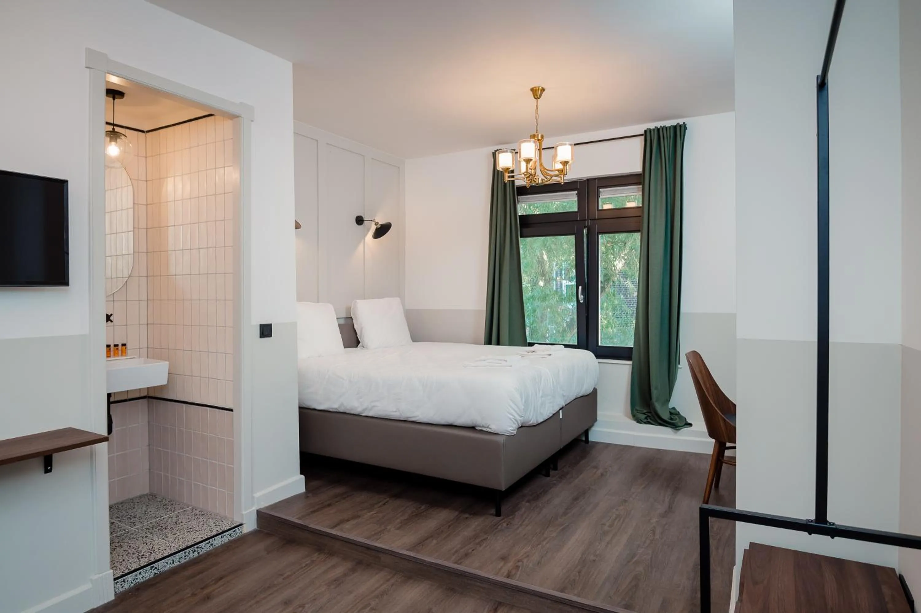 Bed in Mr.Lewis Rotterdam