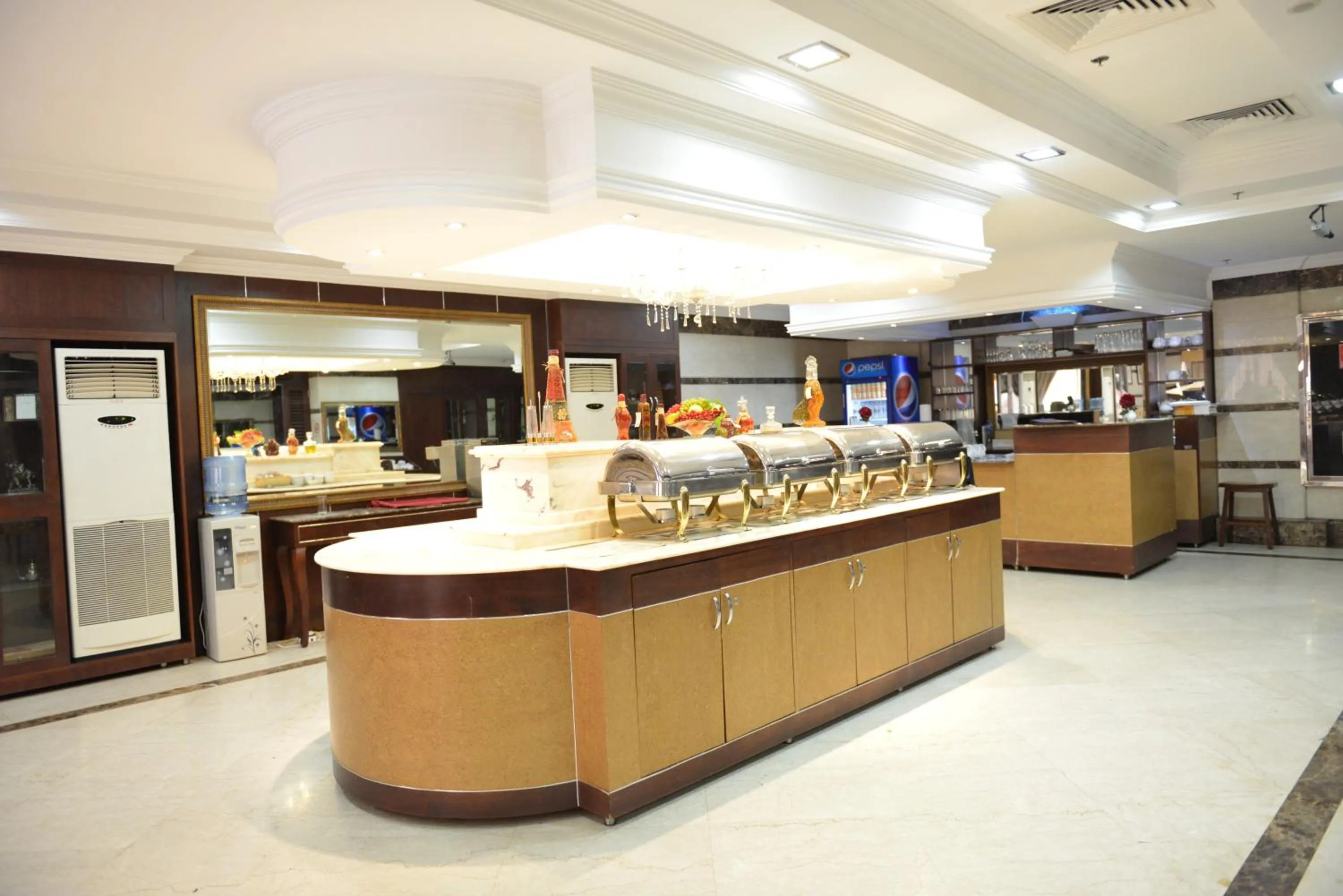 Restaurant/places to eat in Al Manar Hotel Apartments