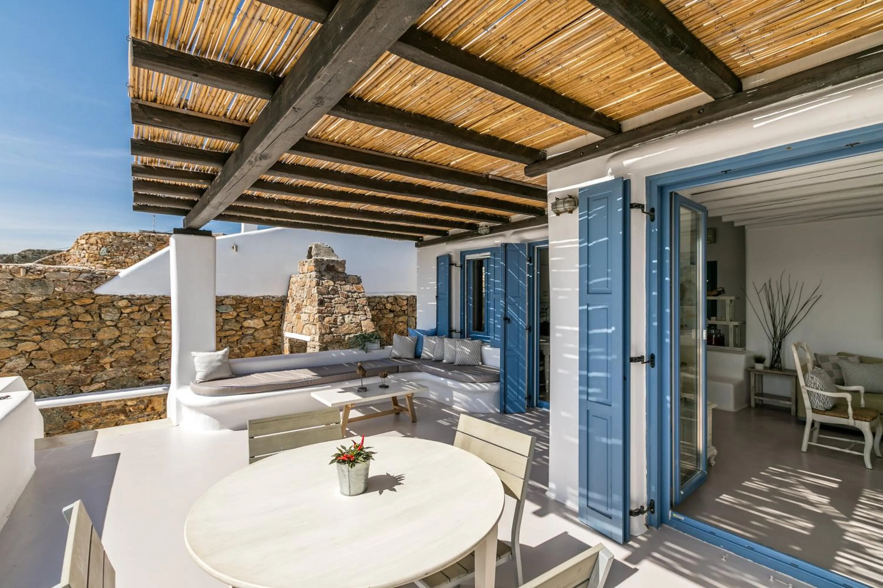 Patio in Mykonos Panormos Villas