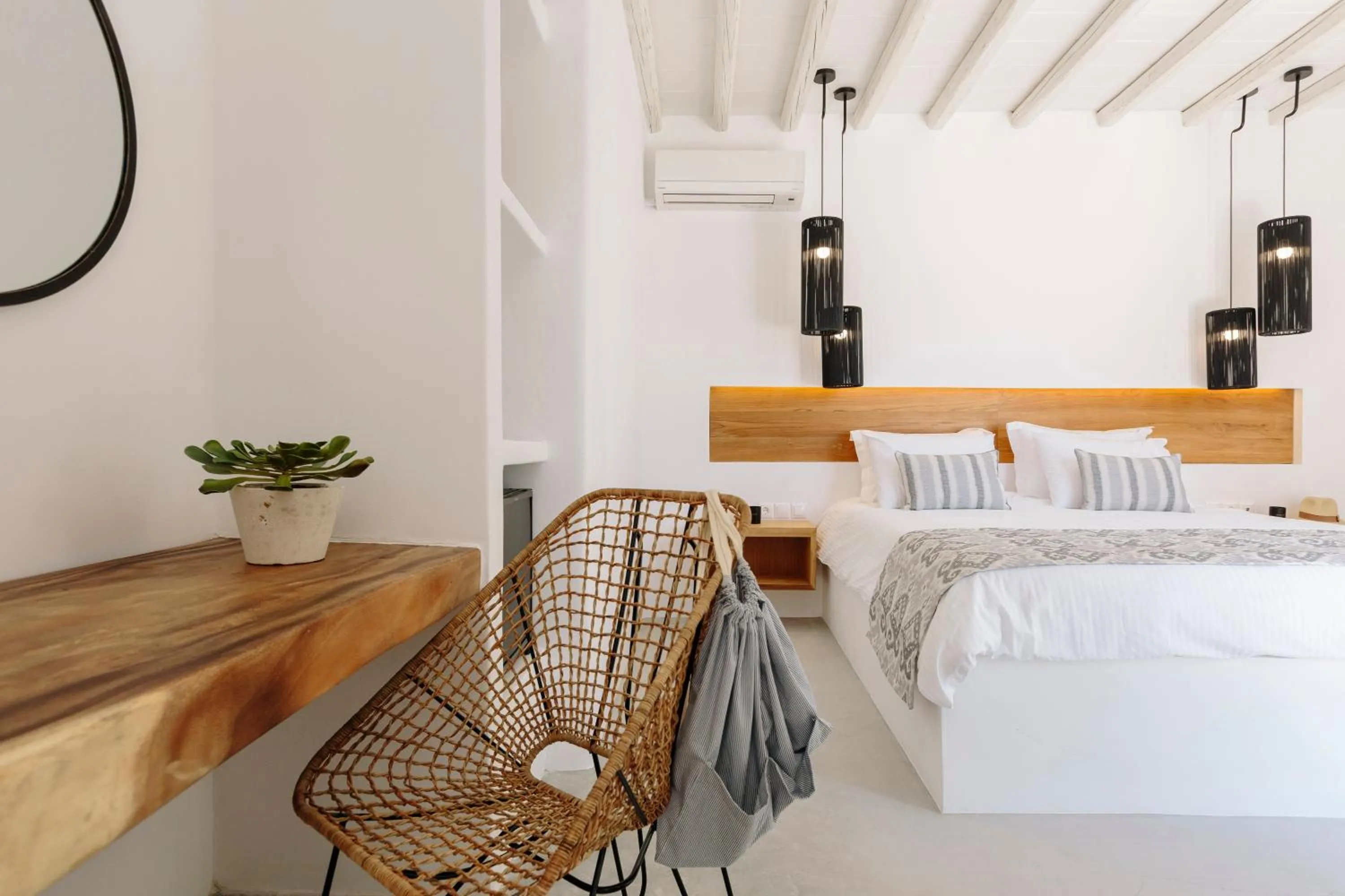 Bedroom, Bed in Mykonos Panormos Villas