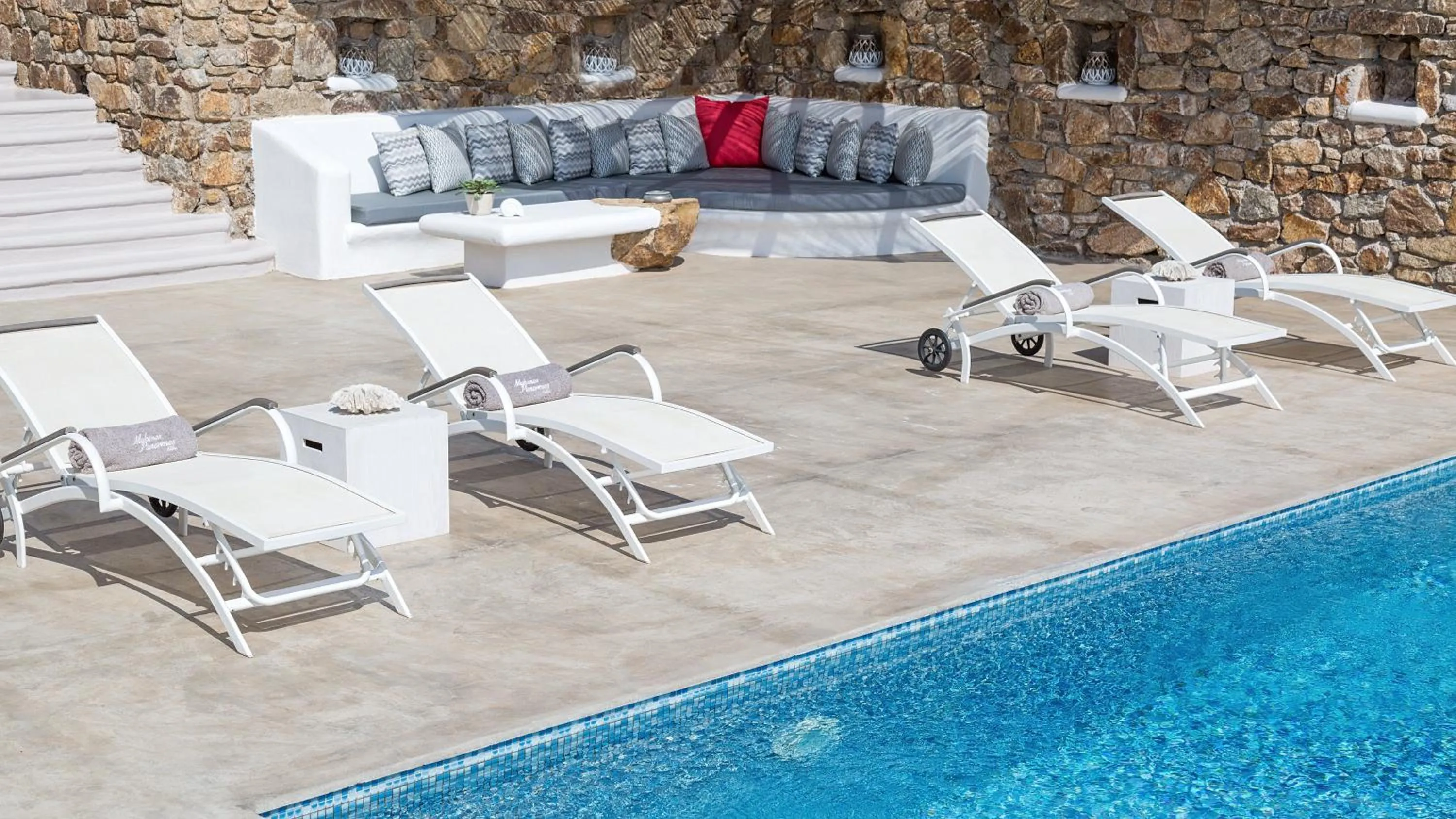 Property building in Mykonos Panormos Villas