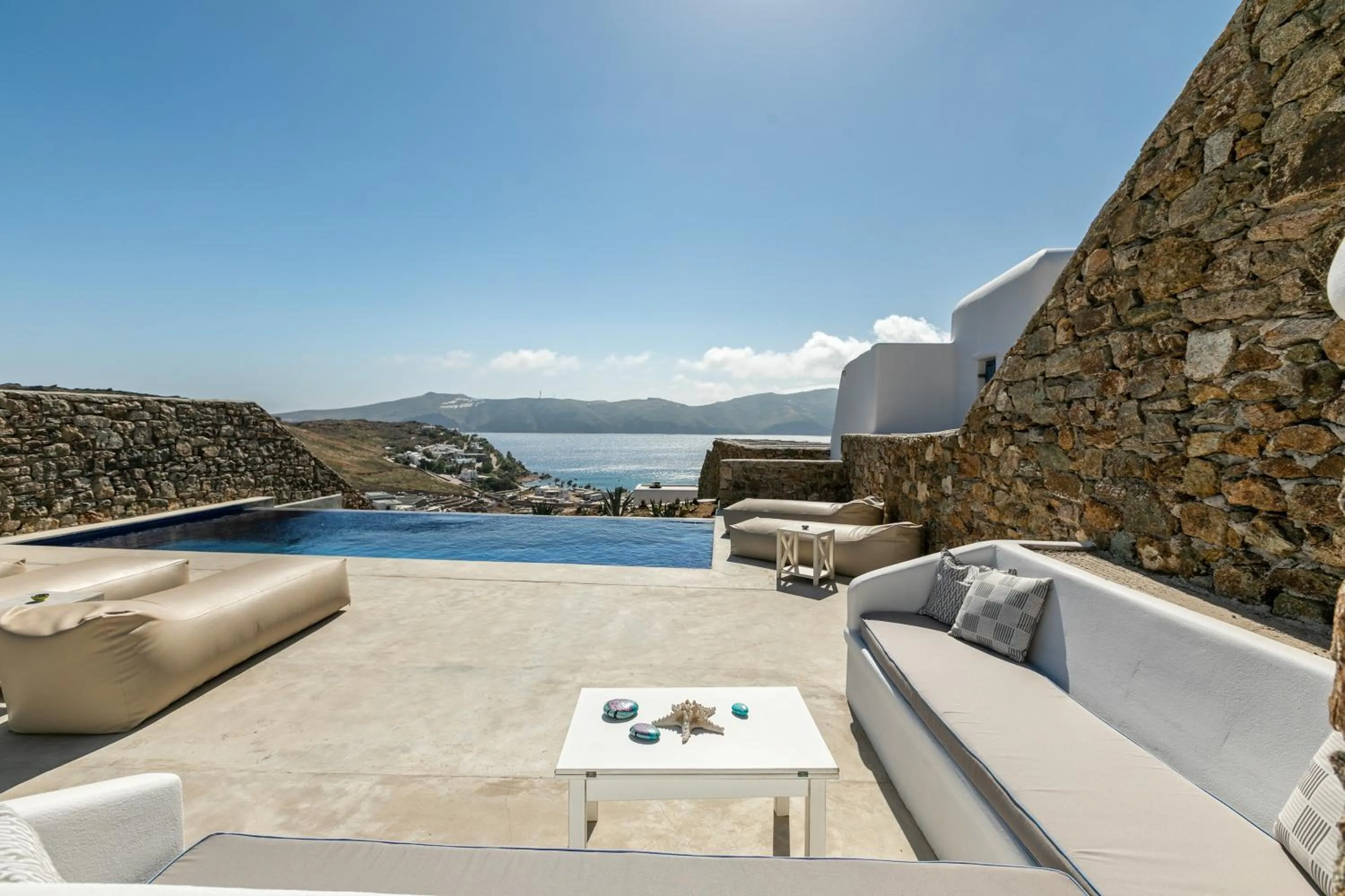 Patio in Mykonos Panormos Villas