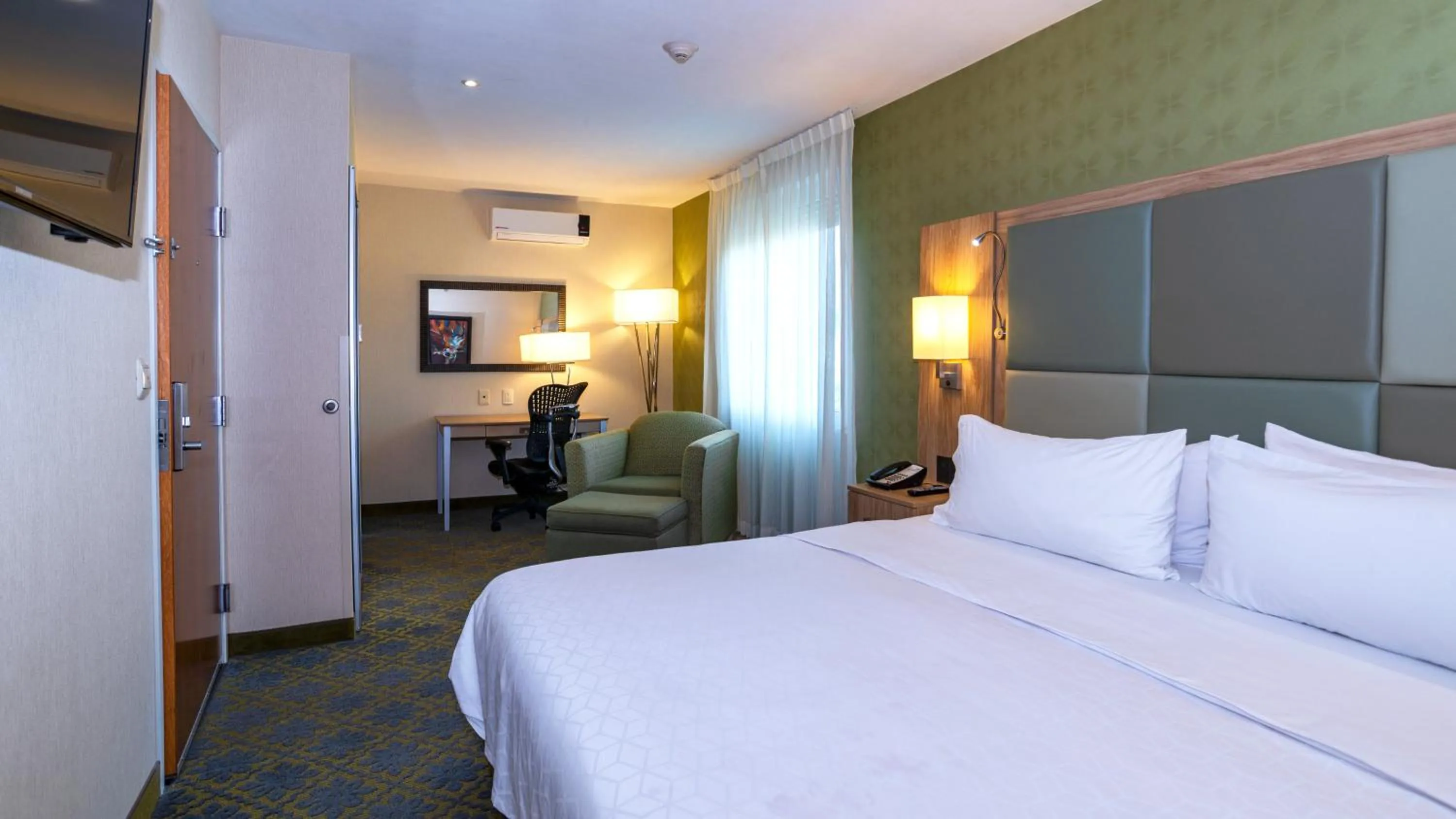 Bedroom, Bed in Holiday Inn Express & Suites Cuernavaca by IHG