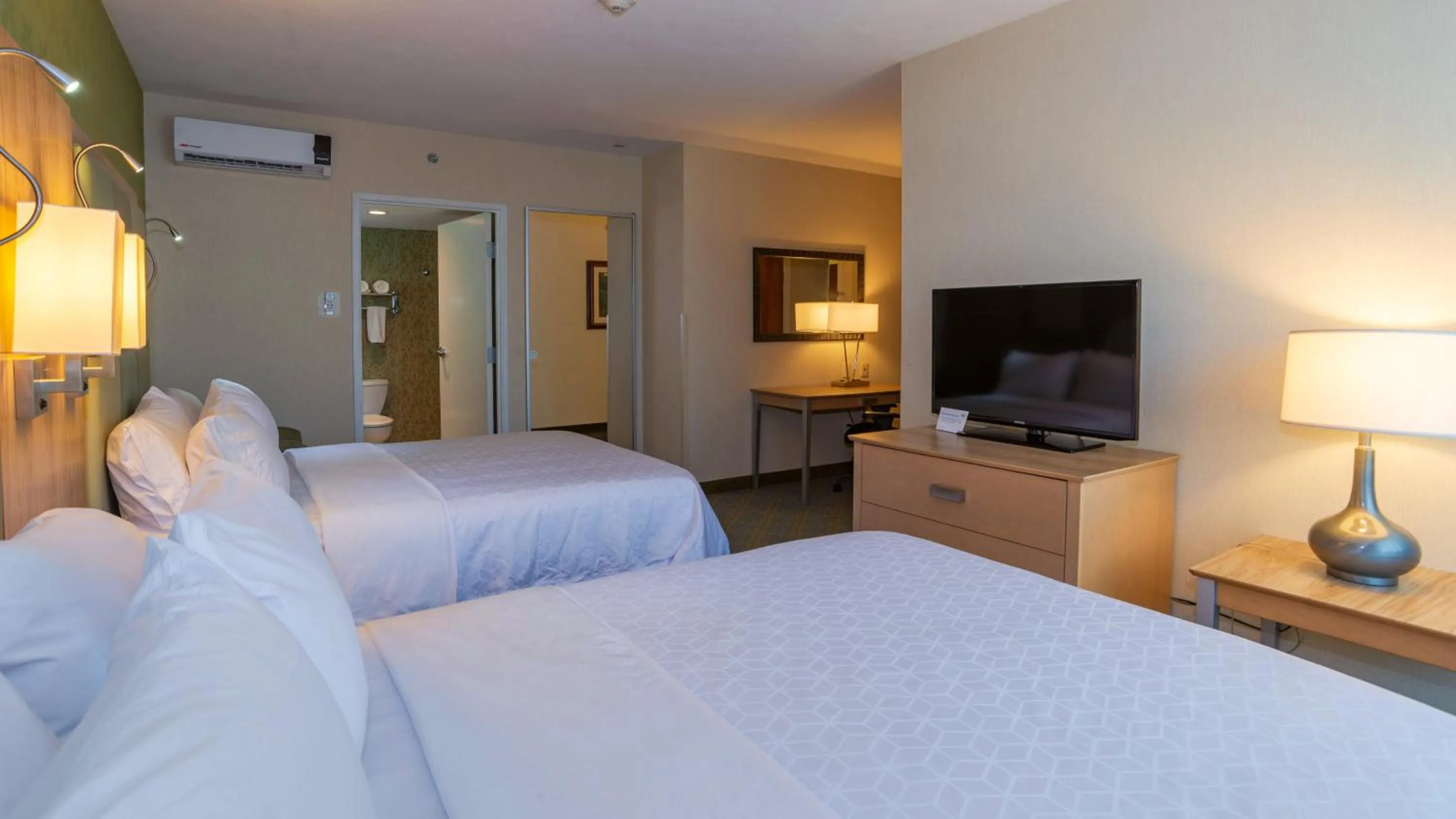 Bedroom, Bed in Holiday Inn Express & Suites Cuernavaca by IHG