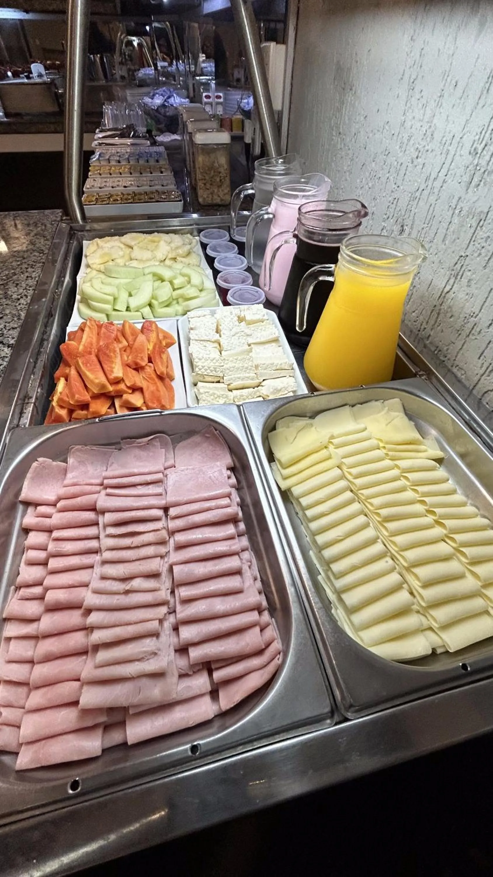 Buffet breakfast in Hotel Capital da Fe