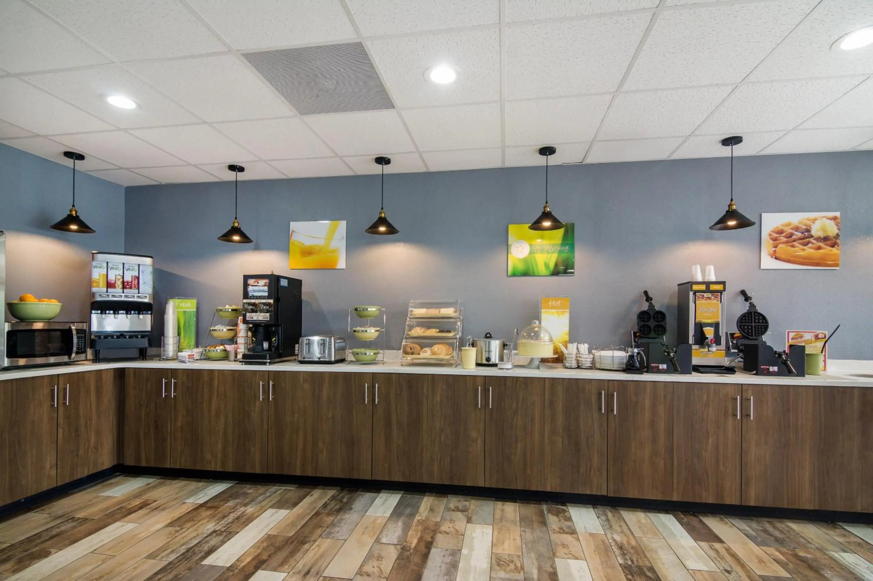 Breakfast in Quality Inn - On The Lake Clarksville-Boydton