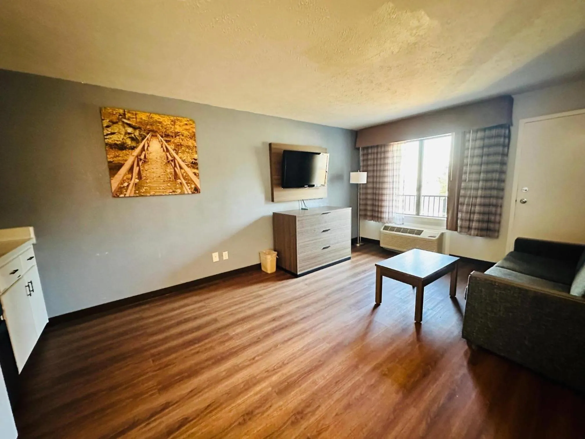 Bedroom in Quality Inn - On The Lake Clarksville-Boydton