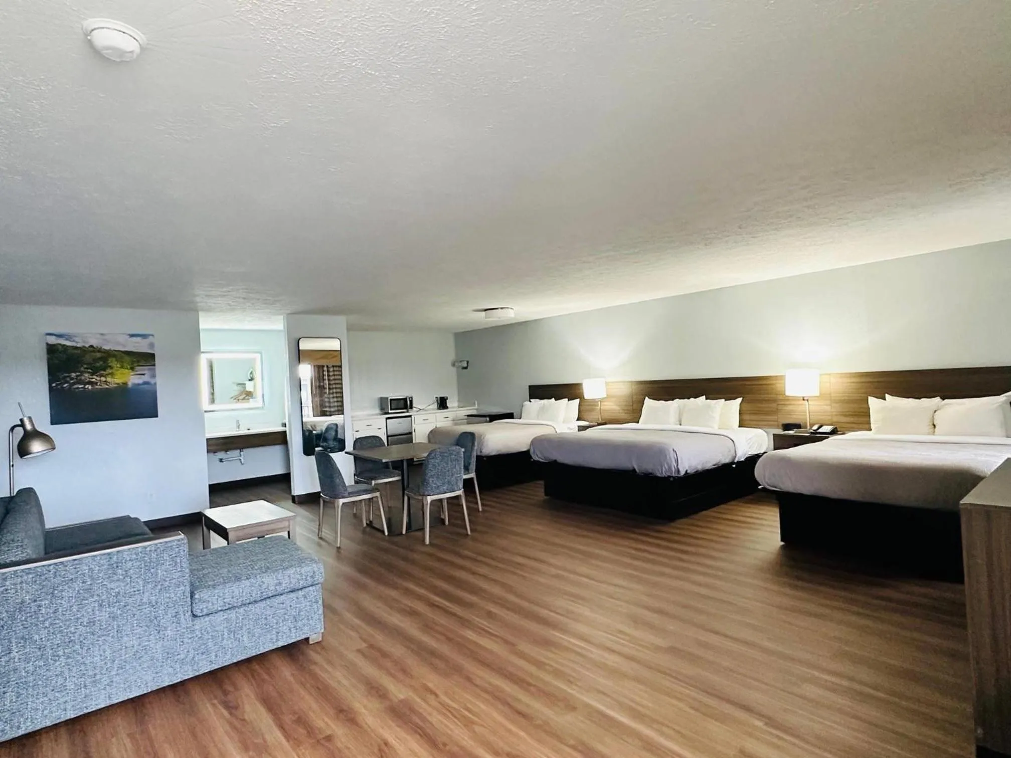 Bedroom, Bed in Quality Inn - On The Lake Clarksville-Boydton