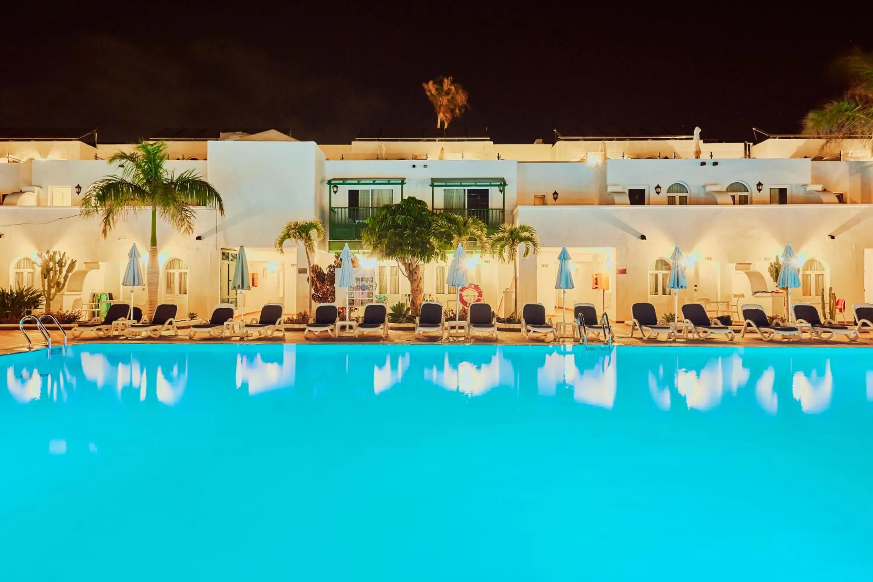 Swimming pool in Gloria Izaro Club Hotel