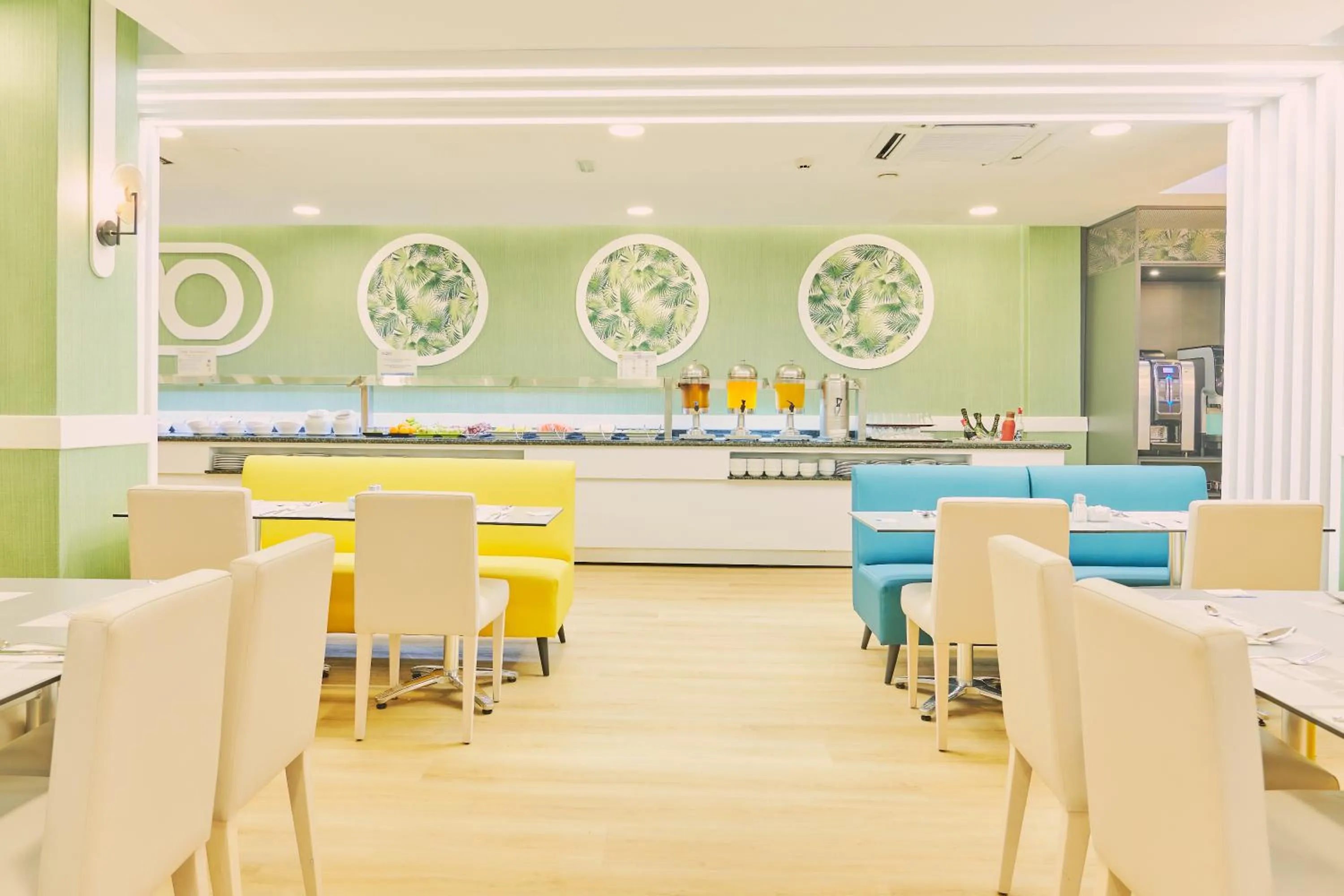 Restaurant/places to eat in Gloria Izaro Club Hotel