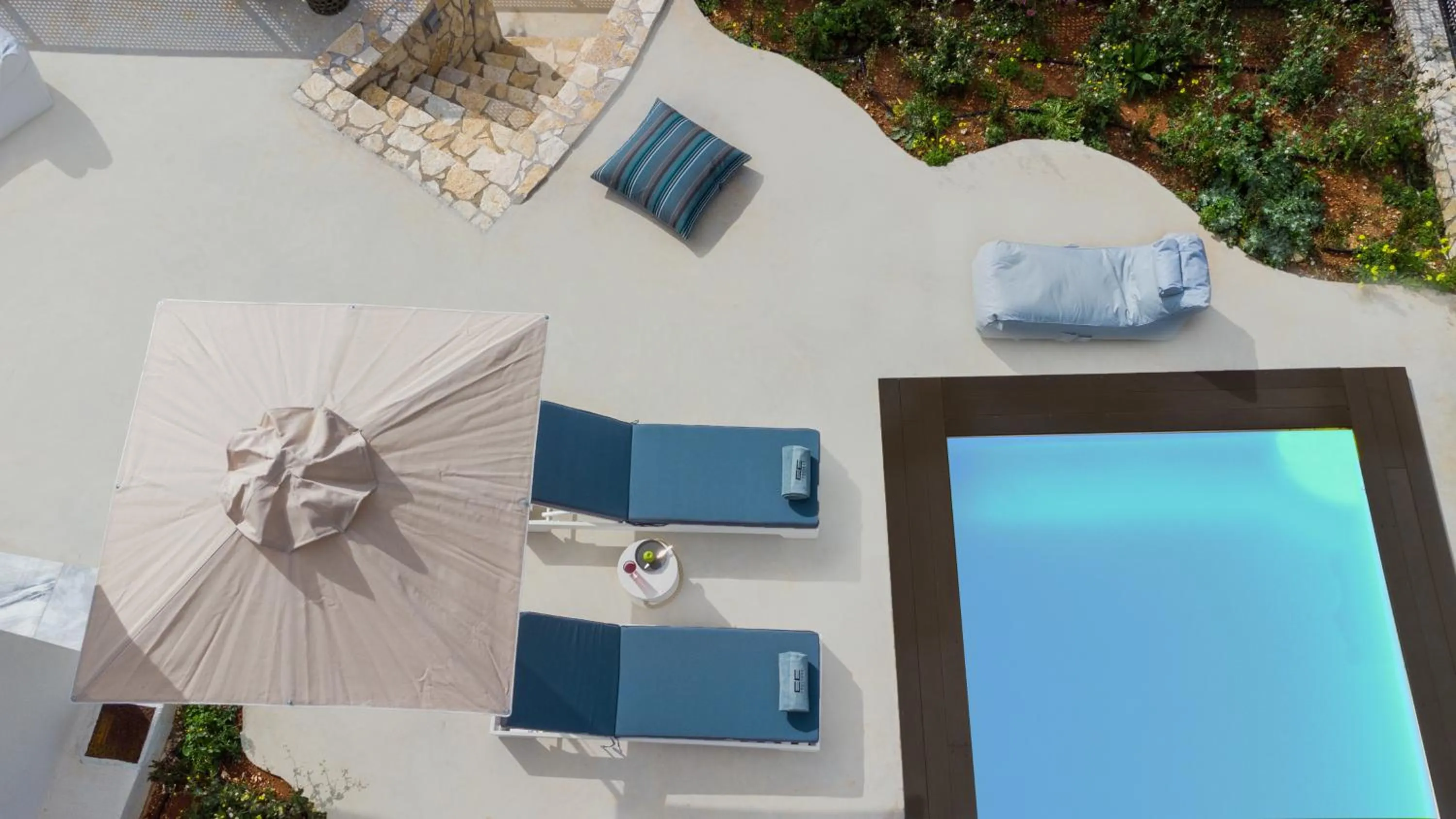 Swimming pool in Erolidae Villas