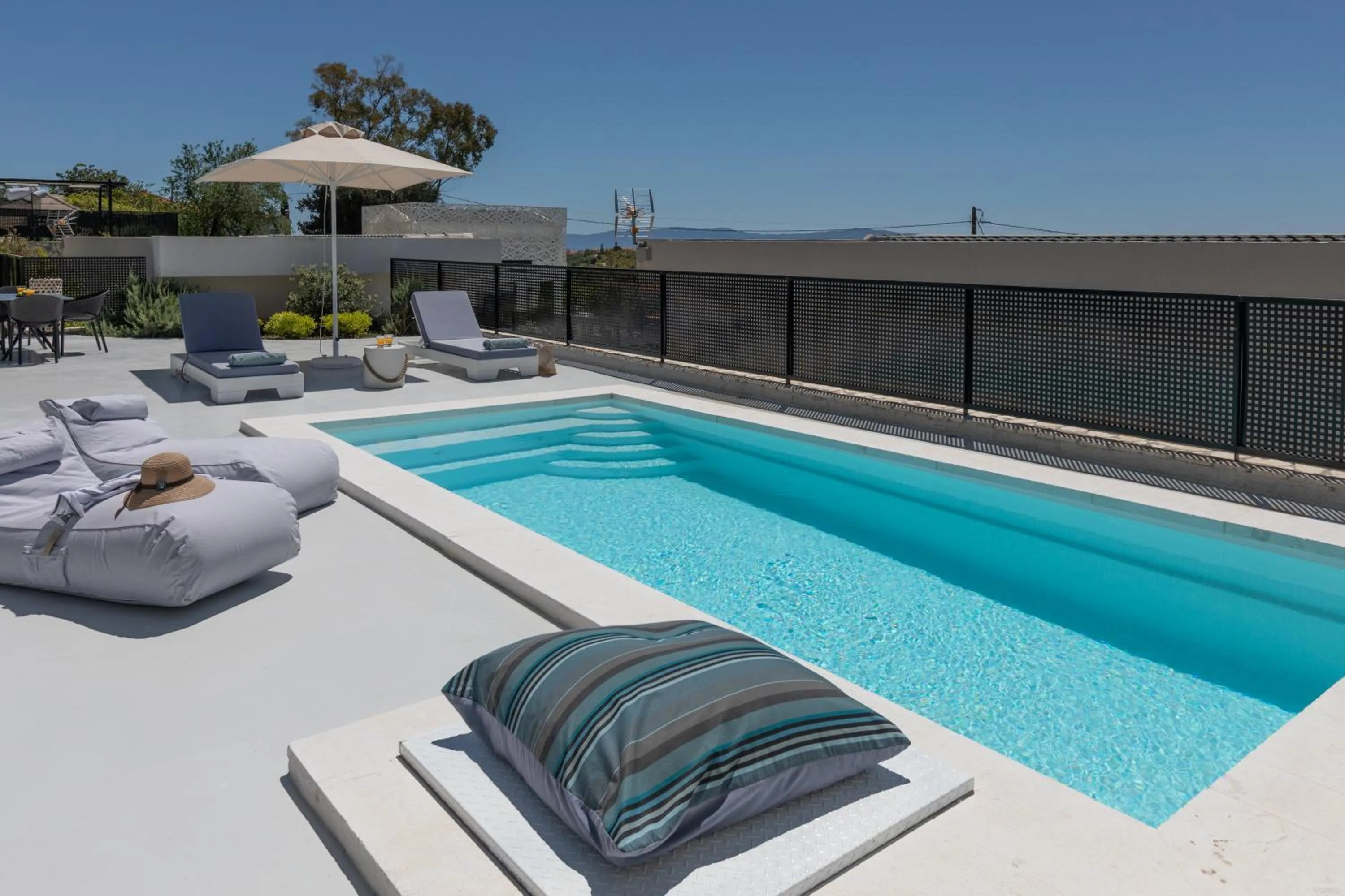 Day in Erolidae Villas