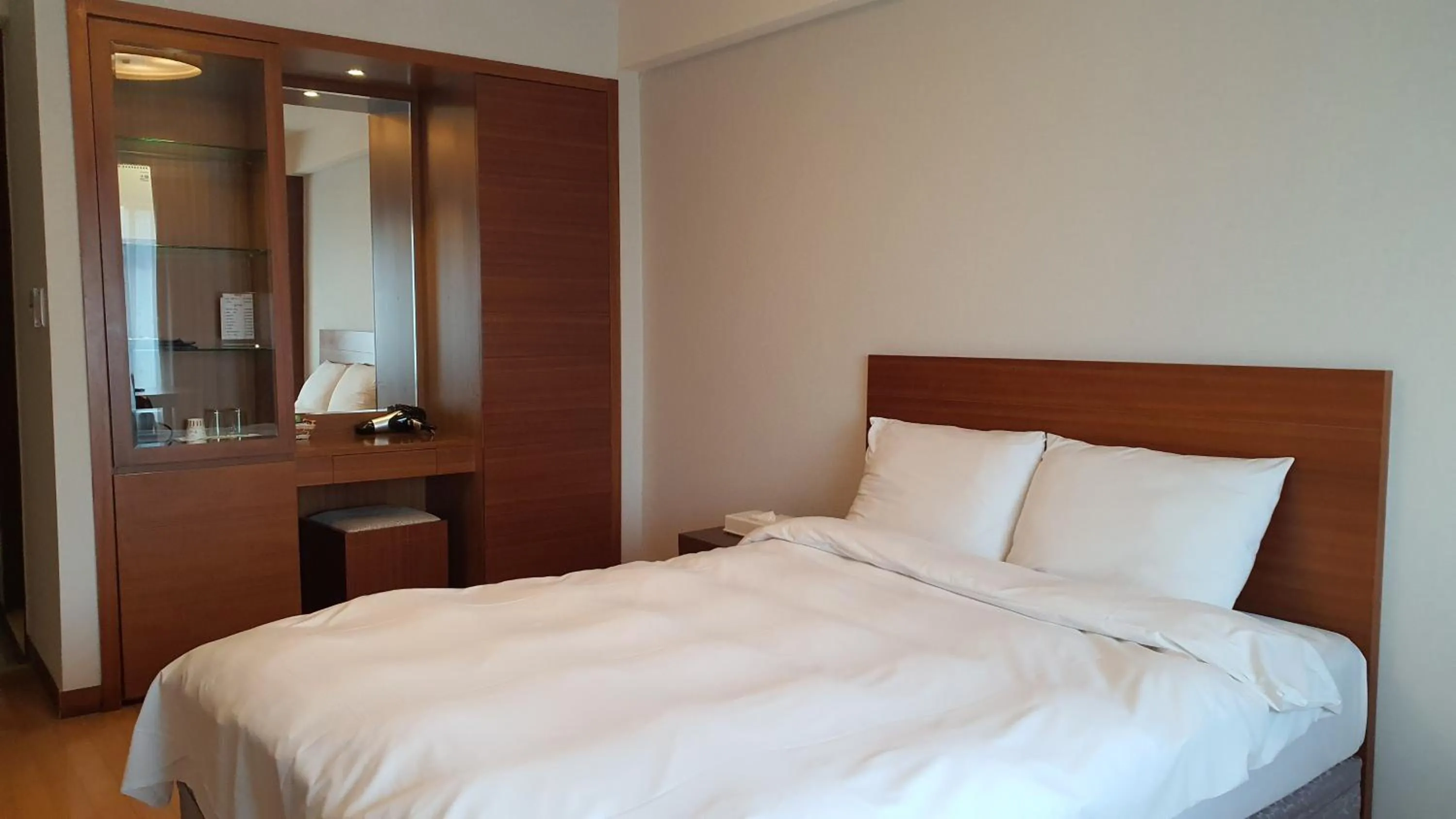 Bed in Gyungpo Beach Hotel