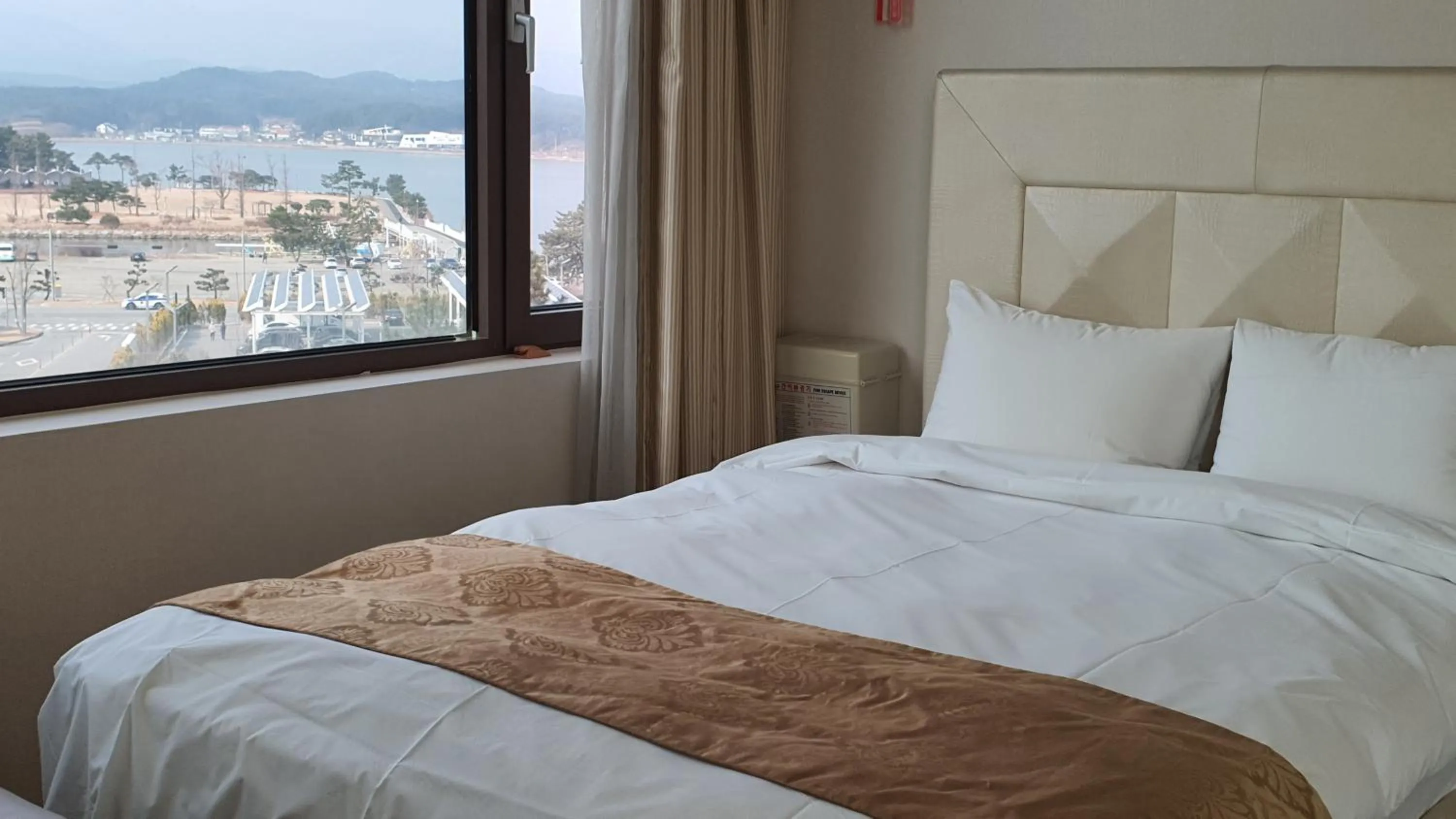 Bed in Gyungpo Beach Hotel