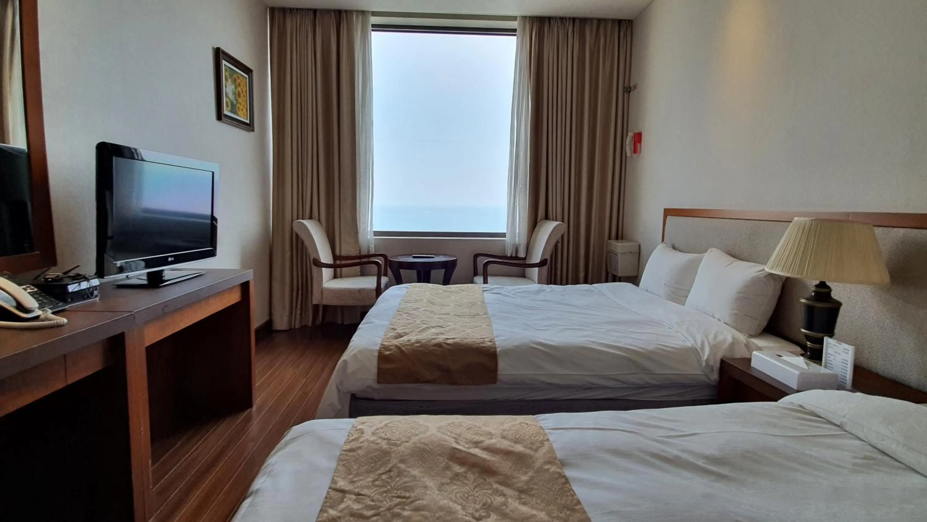 Bed in Gyungpo Beach Hotel
