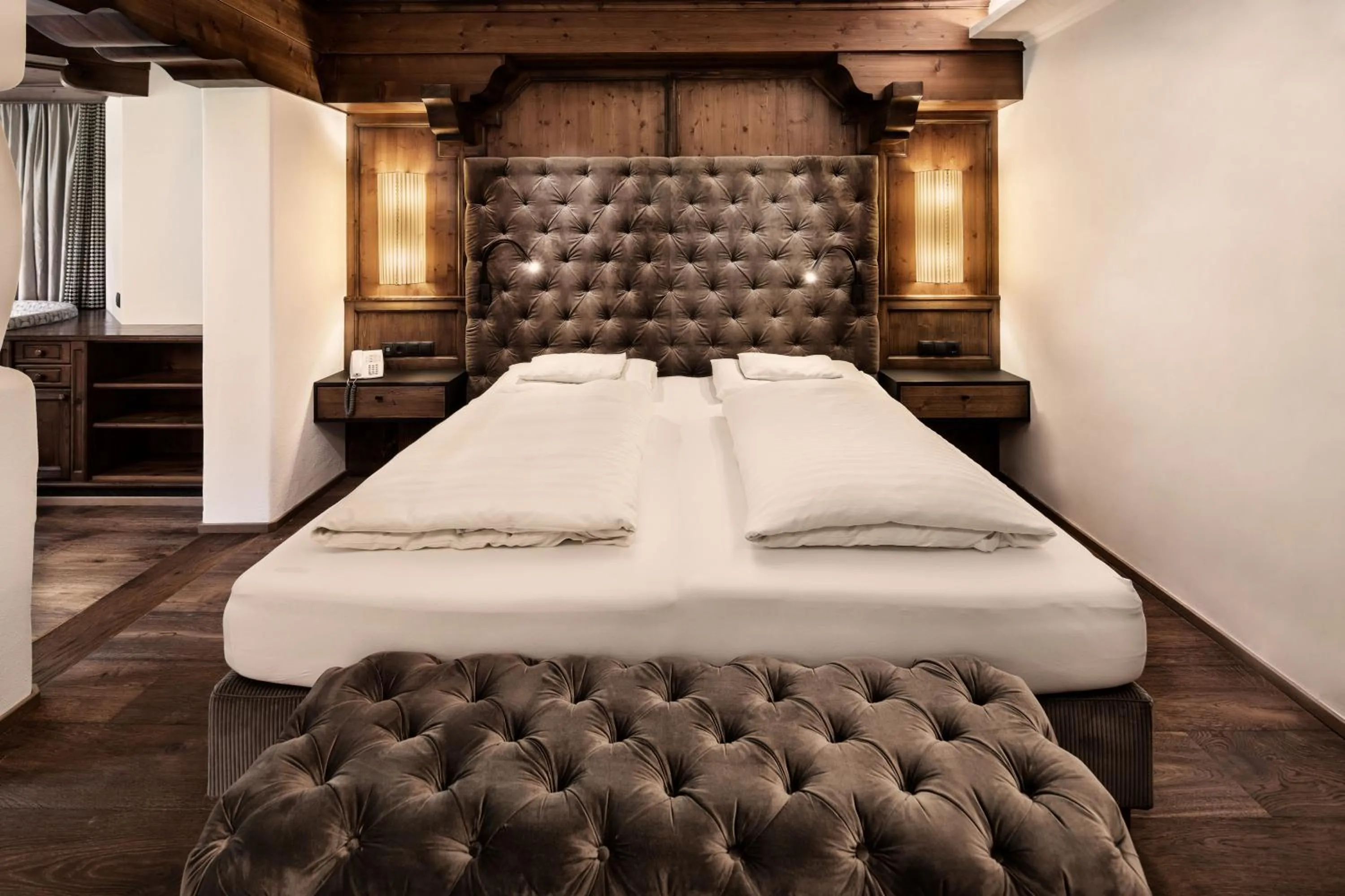 Photo of the whole room, Bed in Brugger's Genießerhotel Lanersbacherhof