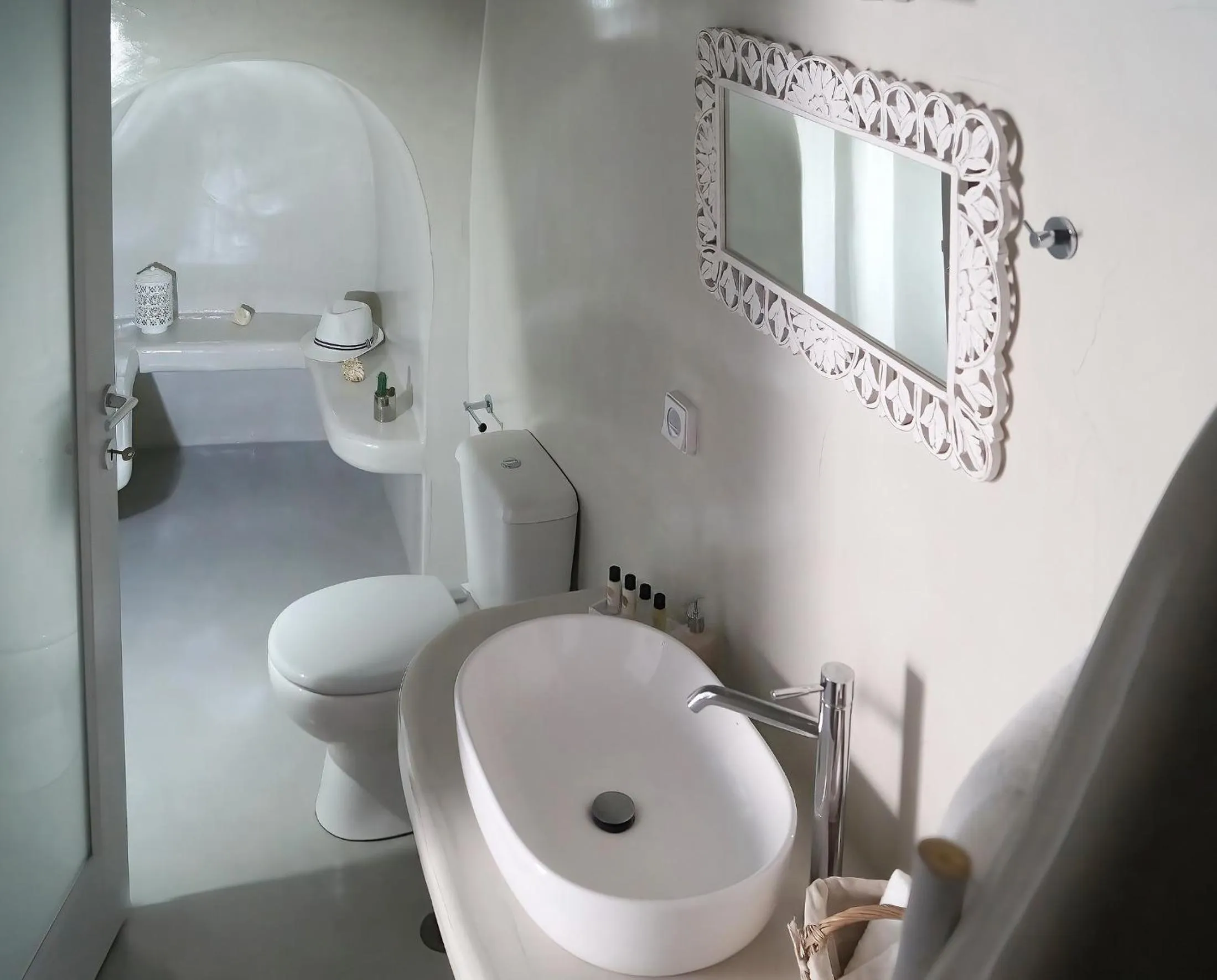 Toilet in Golden Stone Santorini Suites